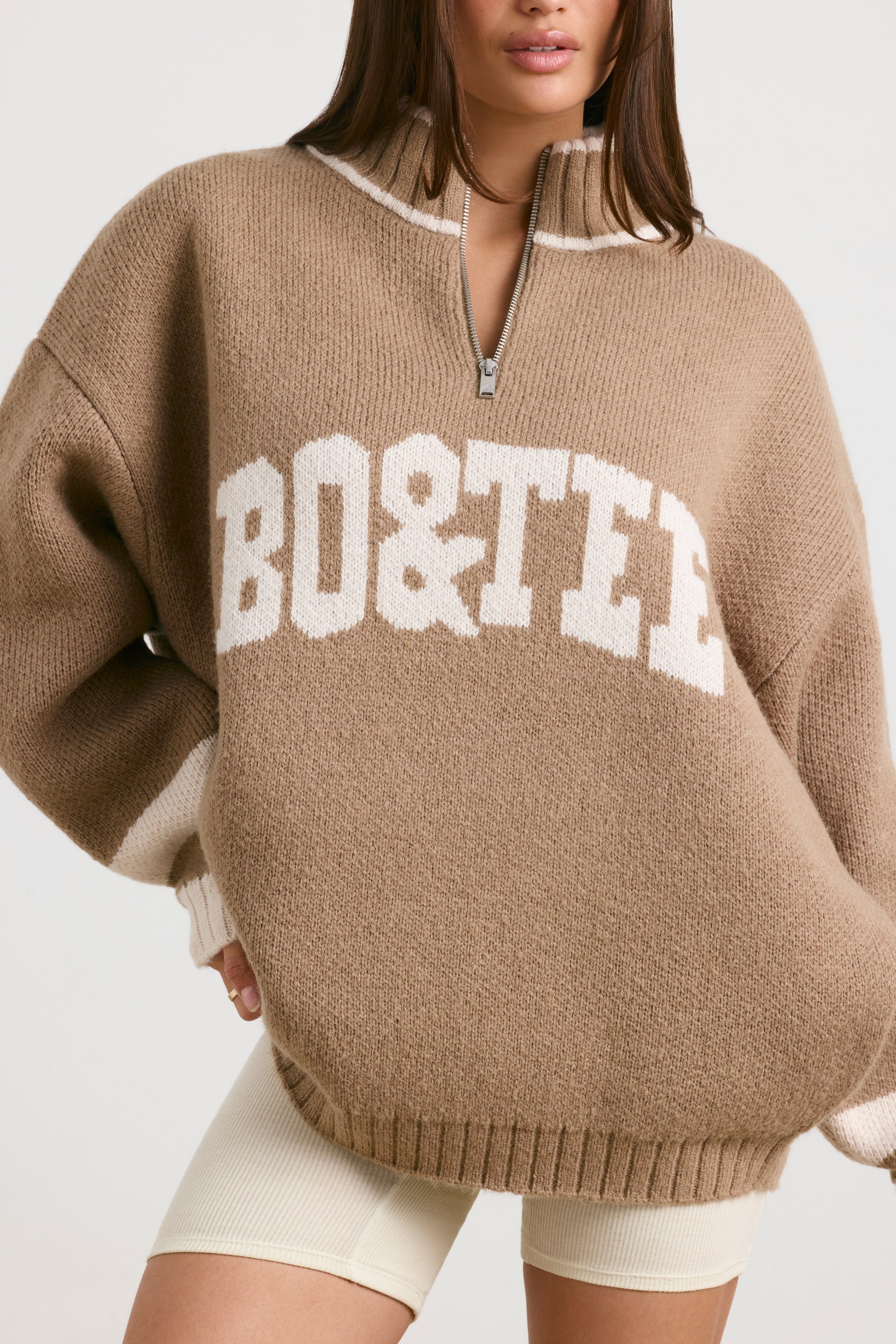 Oversized Quarter-Zip Chunky-Knit Jumper in Espresso、mySite、solidvoid