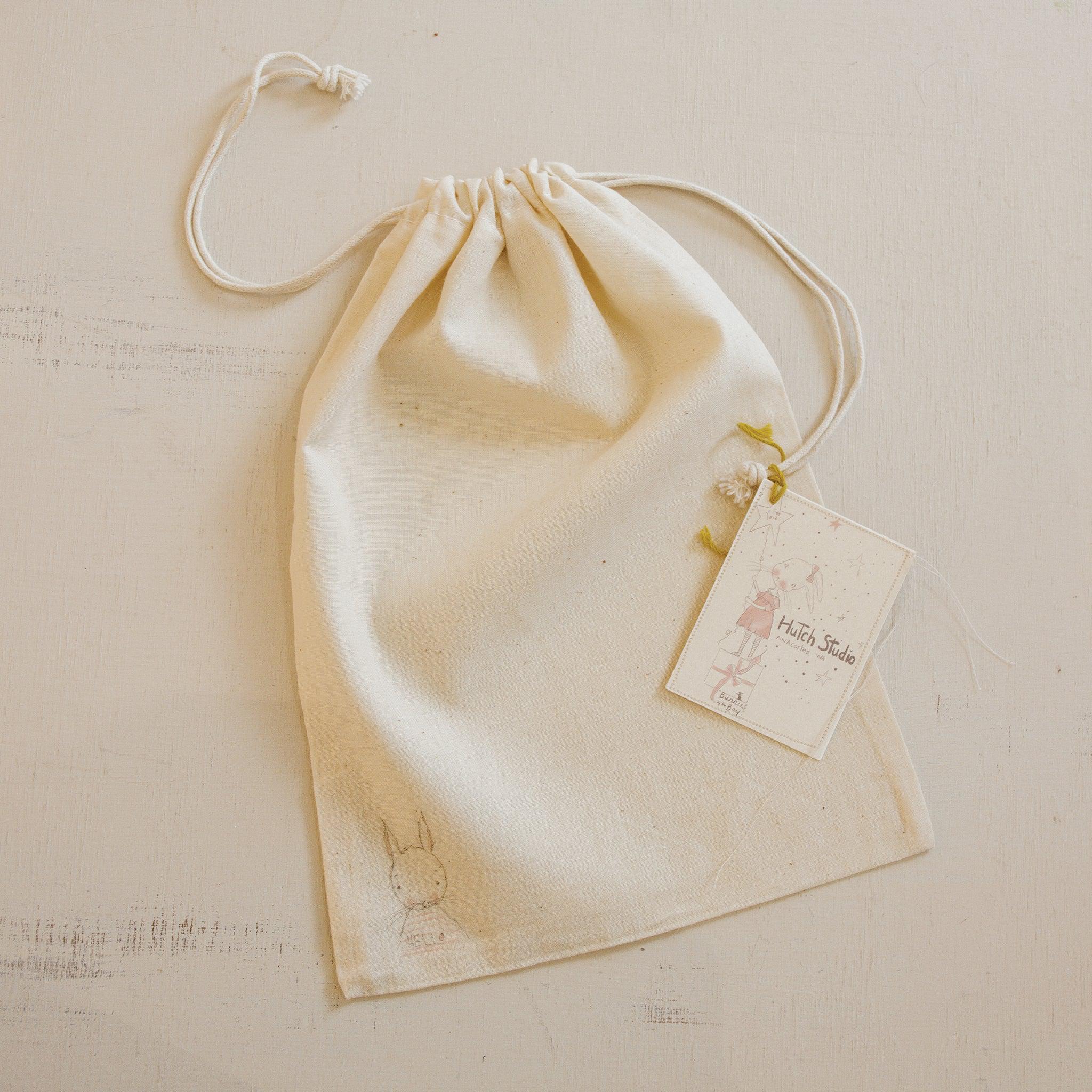 RETIRED - Hutch Studio Original - Nel Sit-a-Spell - Hand-Crafted Cotton & Wool Bunny、mySite、g9winljtr