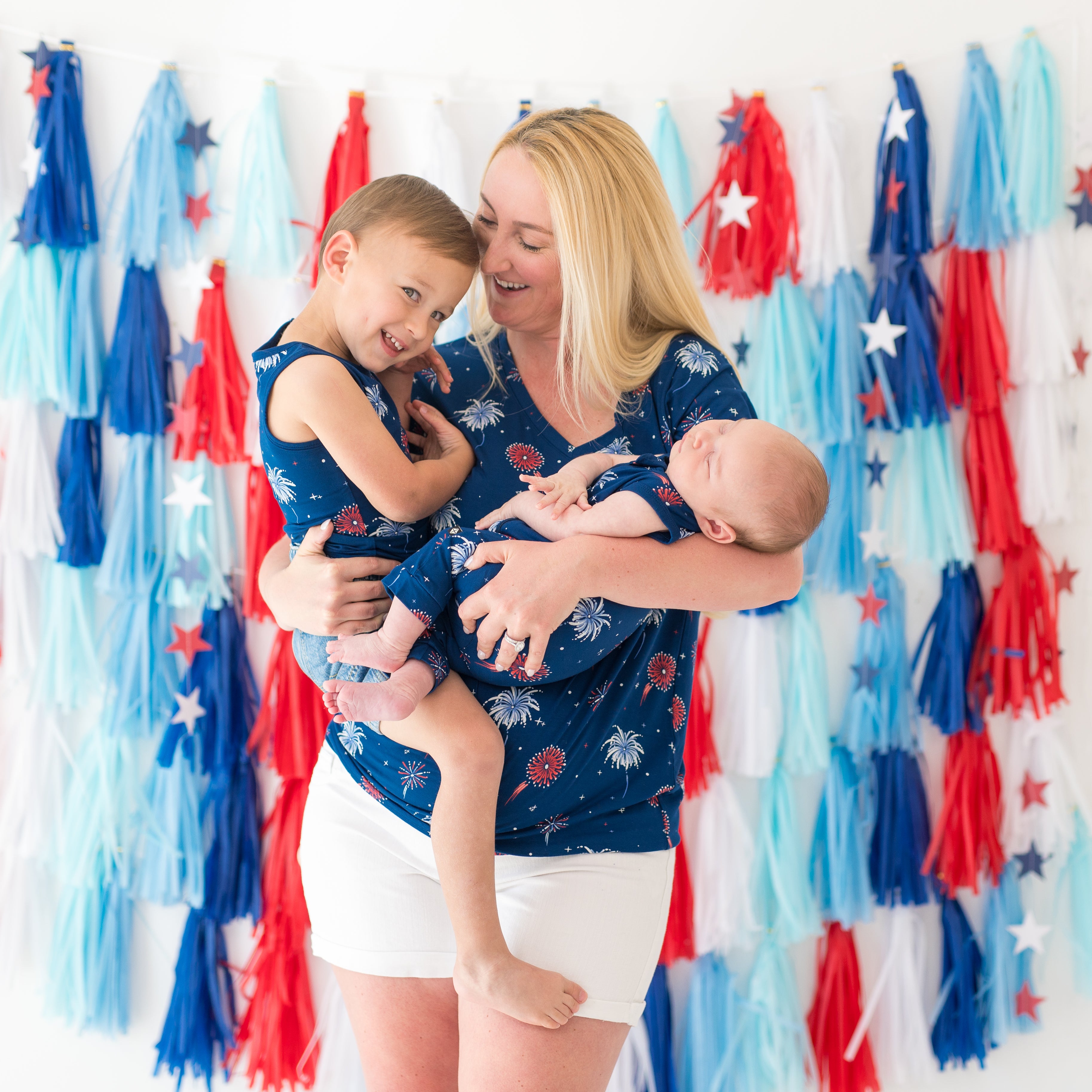  Women’s Relaxed Fit V-Neck in Celebration、mySite、layawaytickets