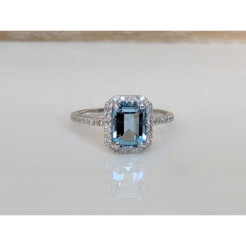 Aquamarine and Diamond Halo Ring, 14K Gold, Emerald Cut-Extraordinary!、mySite、g9winljtr