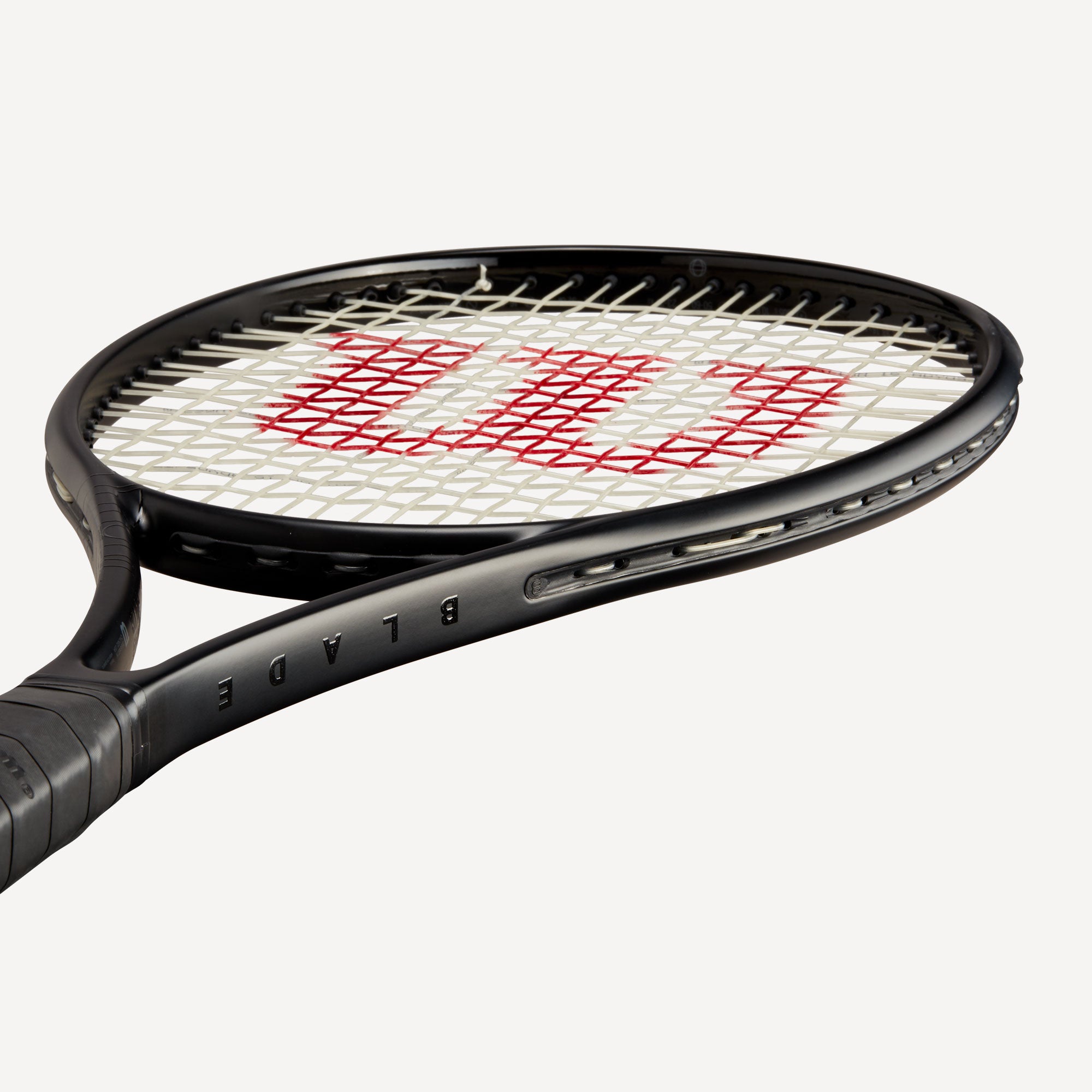 Wilson Noir Blade 98 16x19 V8 Tennis Racket
