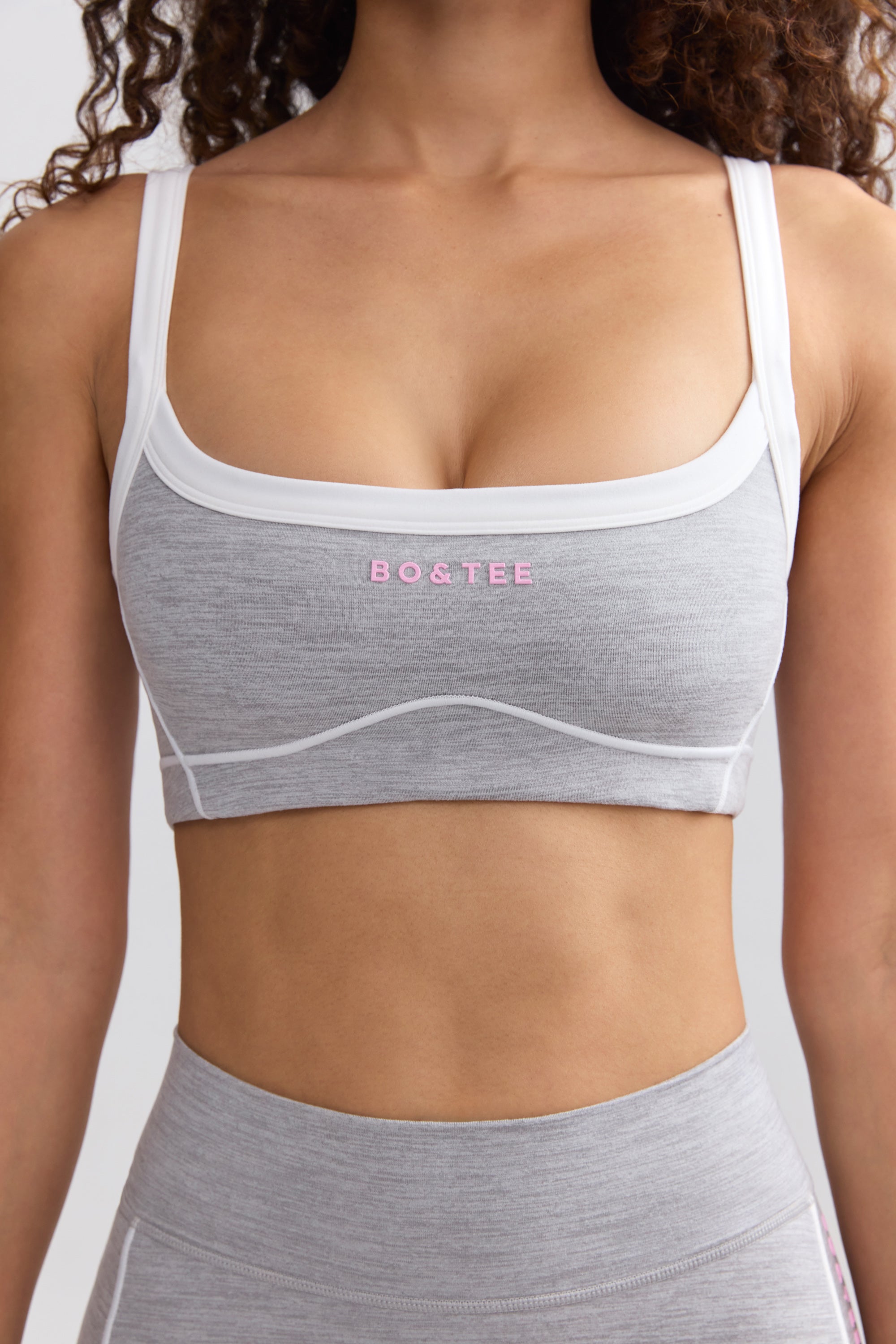 Soft Active Contrast-Trim Sports Bra in Ice Grey、mySite、solidvoid