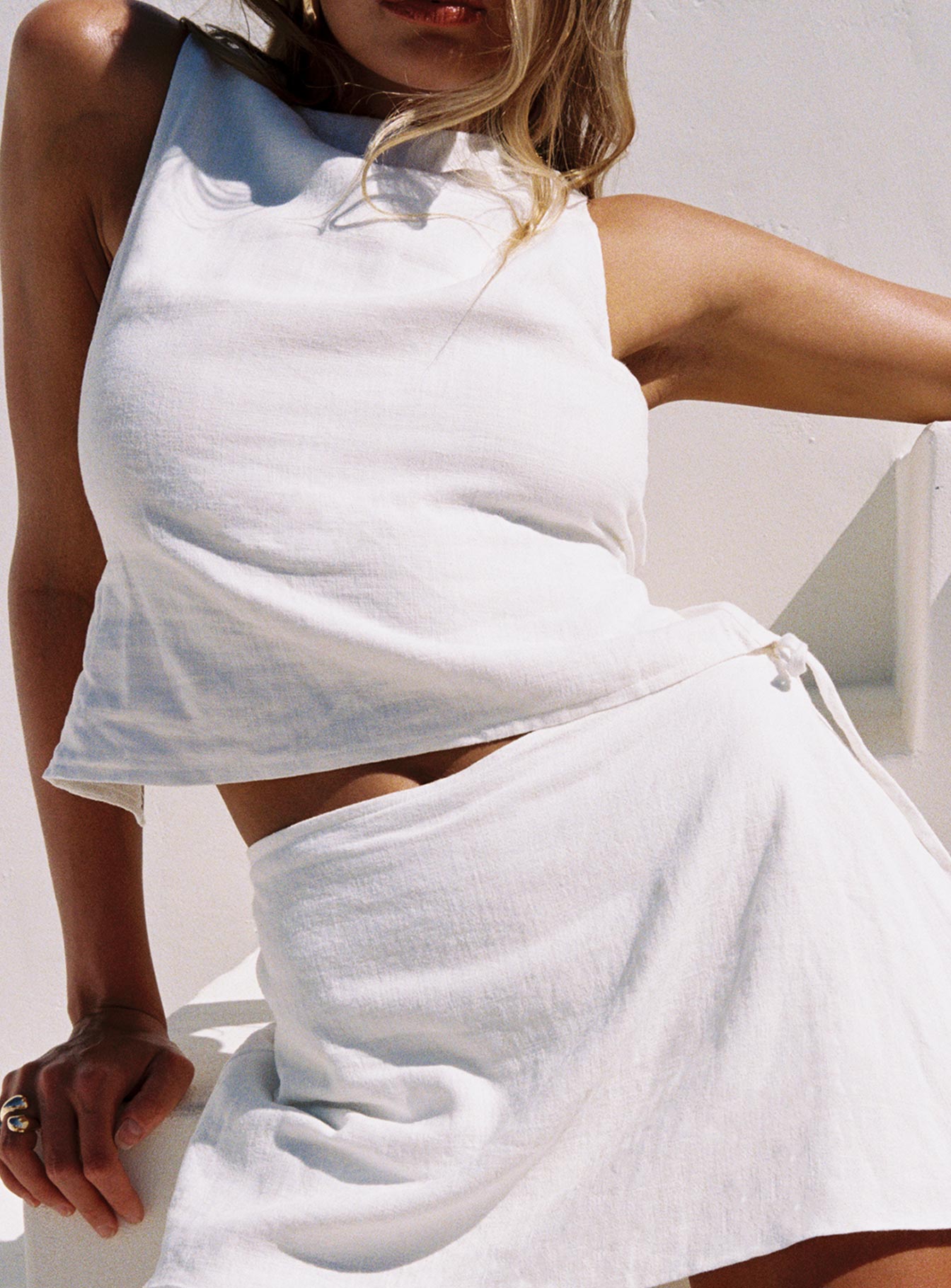 Penelopie Backless Top White、mySite、solidvoid