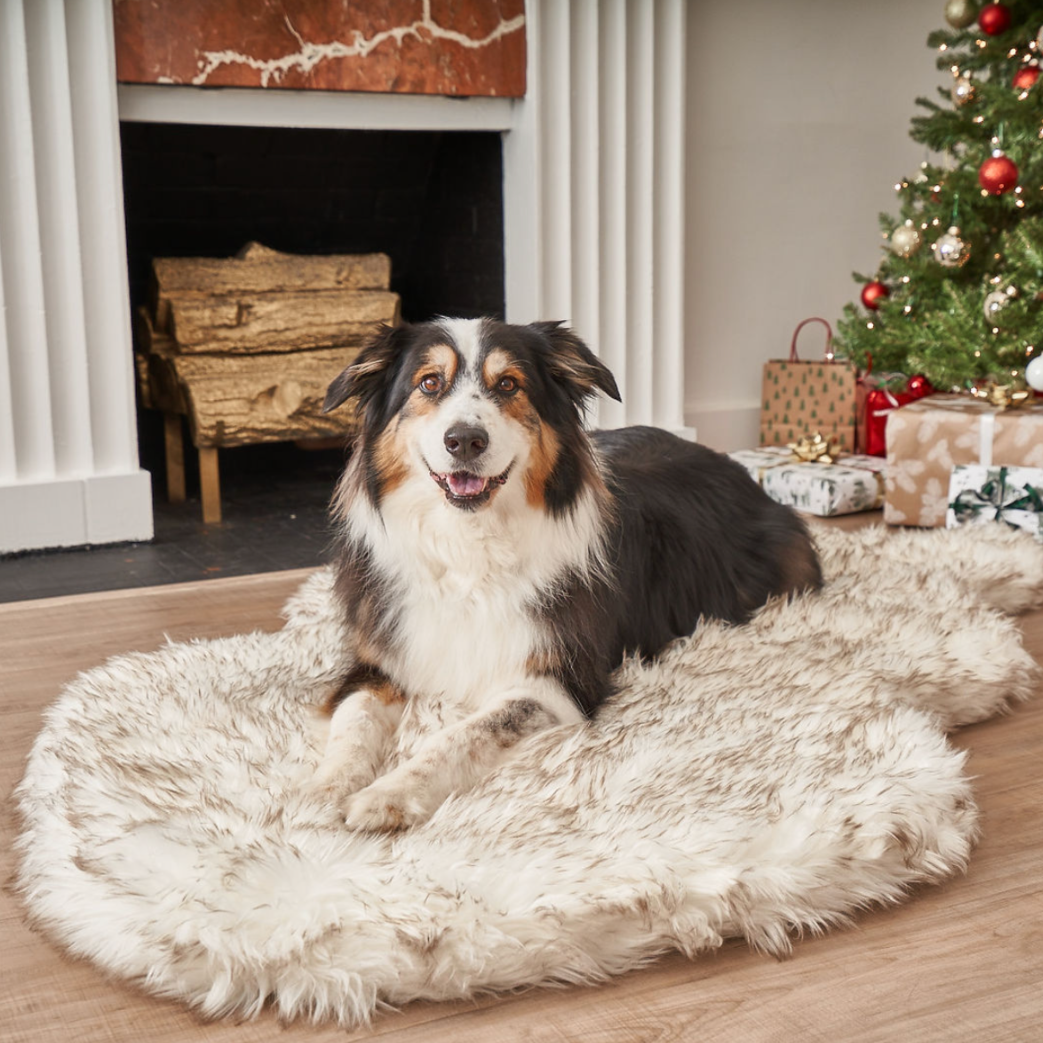 PupRug™ Faux Fur White With Brown Accents Orthopedic Dog Bed + FREE Red & Black Plaid Bed Cover、mySite、solidvoid
