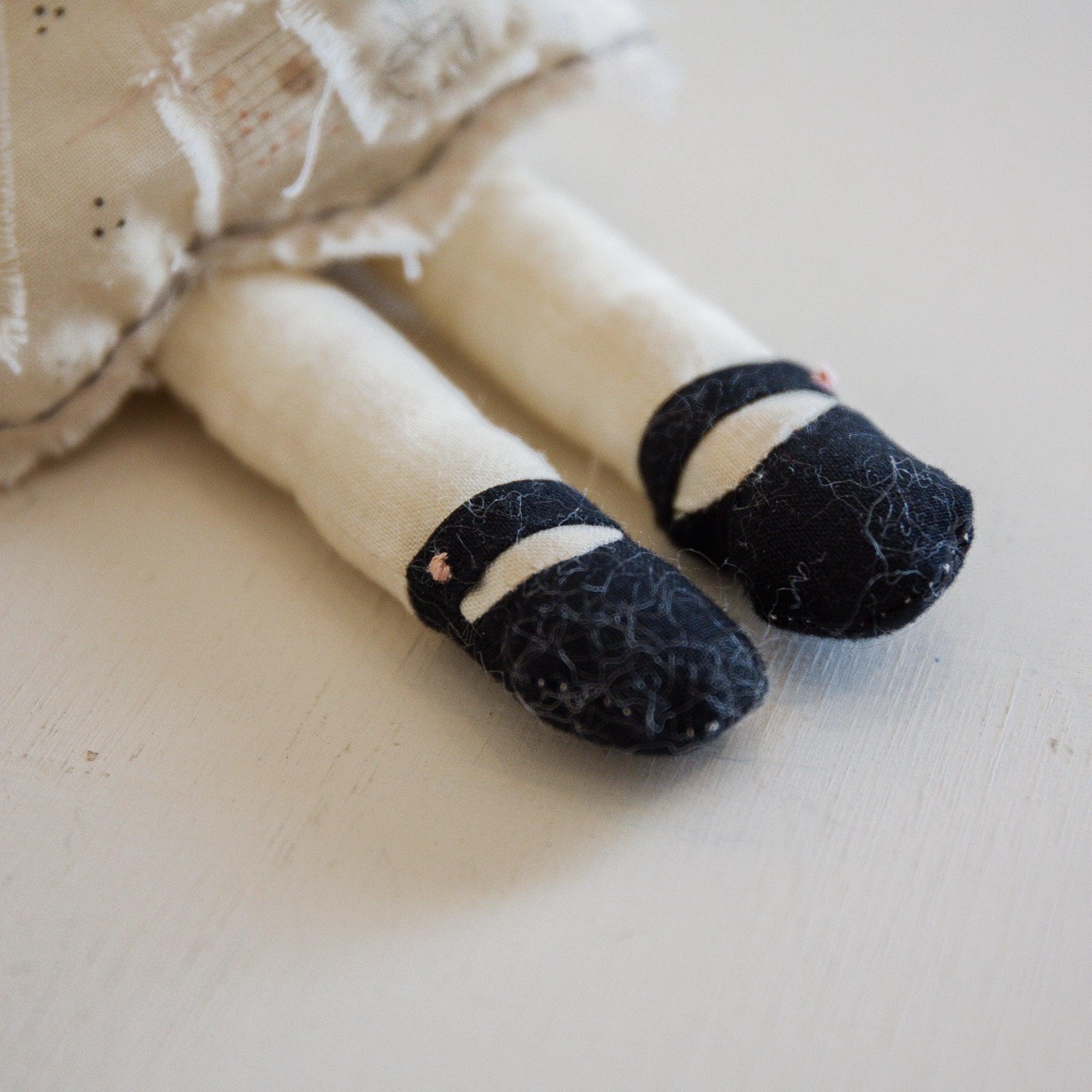 RETIRED - Hutch Studio Original - Pip Poppyseed - Hand-Crafted Cotton Bunny、mySite、g9winljtr