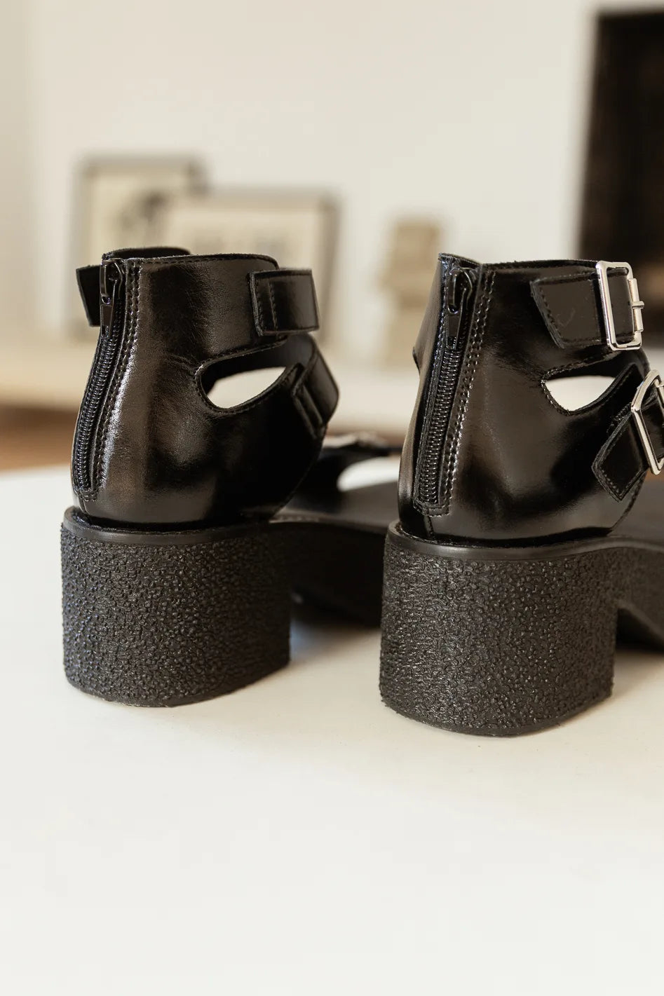  Alexia Platform Sandals in Black - FINAL SALE、mySite、merchandisen