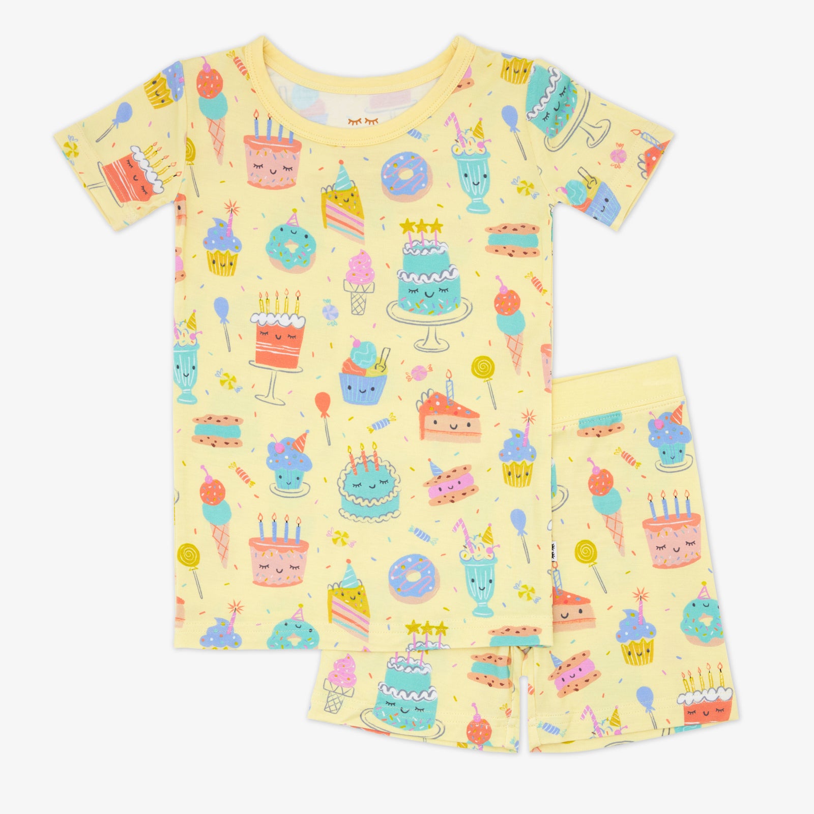 Frosted Fun Two-Piece Short Sleeve & Shorts Pajama Set、mySite、g9winljtr