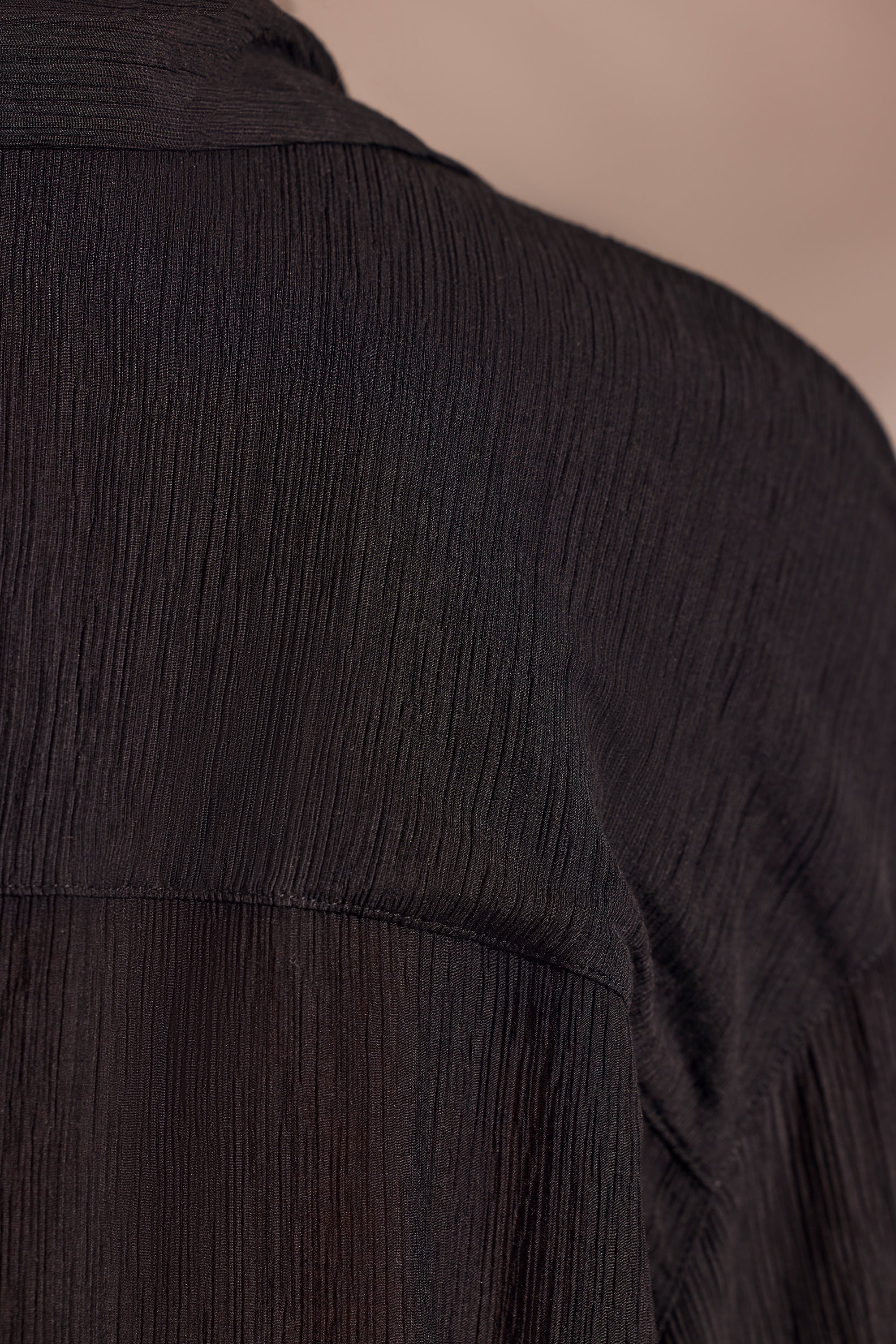 Crinkle Textured Oversized Beach Shirt in Black、mySite、solidvoid