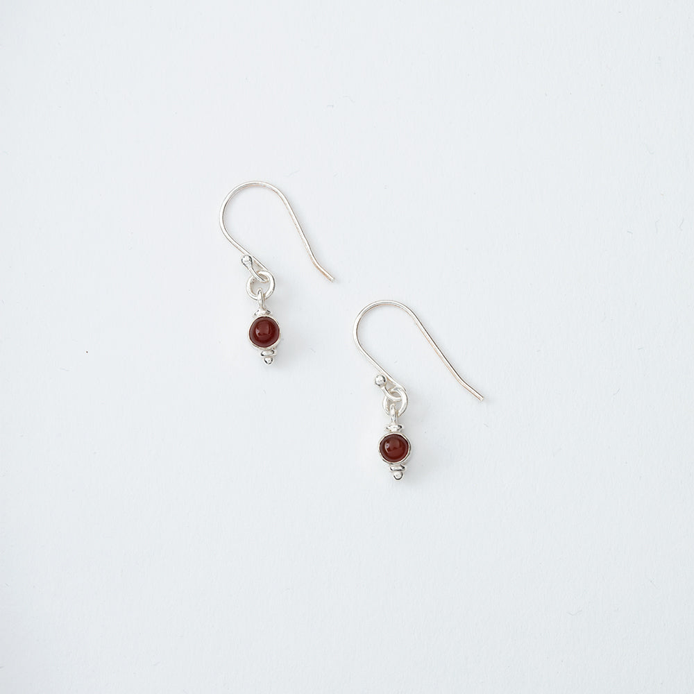 Small Maroon Stone Dangle Earrings、mySite、topwebapps