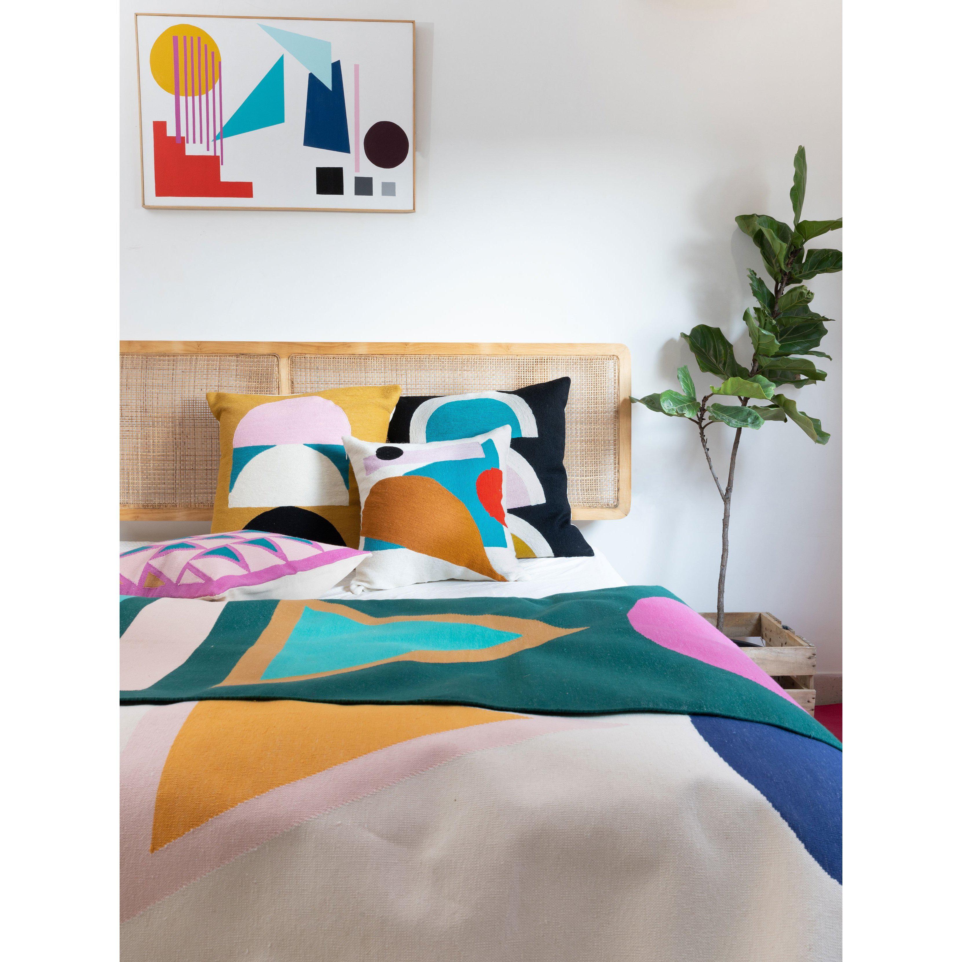 Viola Black Pillow、mySite、gigharbornorthrealestate