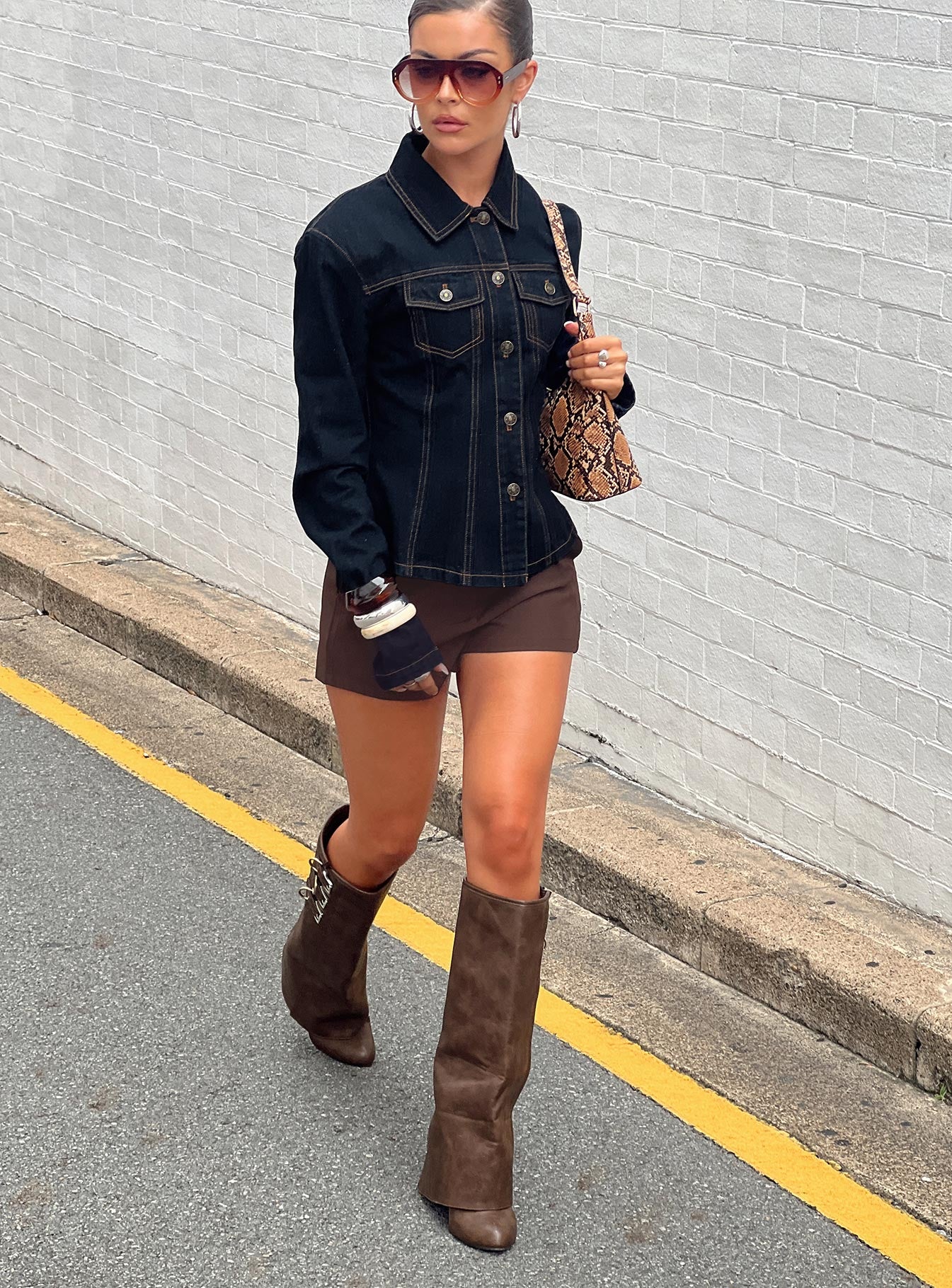 Ellerie Tailored Shorts Chocolate、mySite、solidvoid