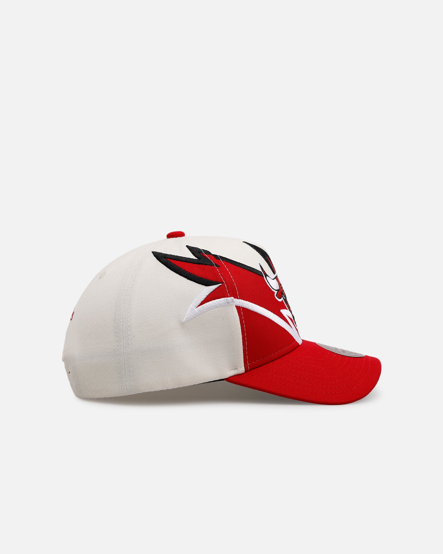 Mitchell & Ness Chicago Bulls 'Shark Tooth' Pro Pinch Snapback Cream/Red、mySite、zt4zffjzw