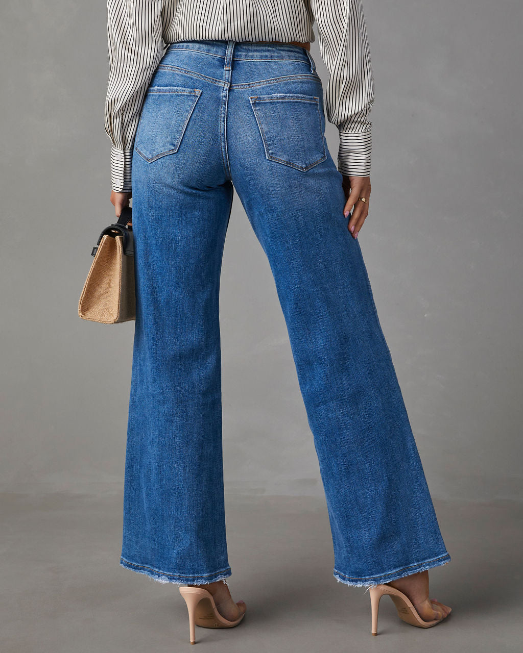 {product_title} - {shop_name}