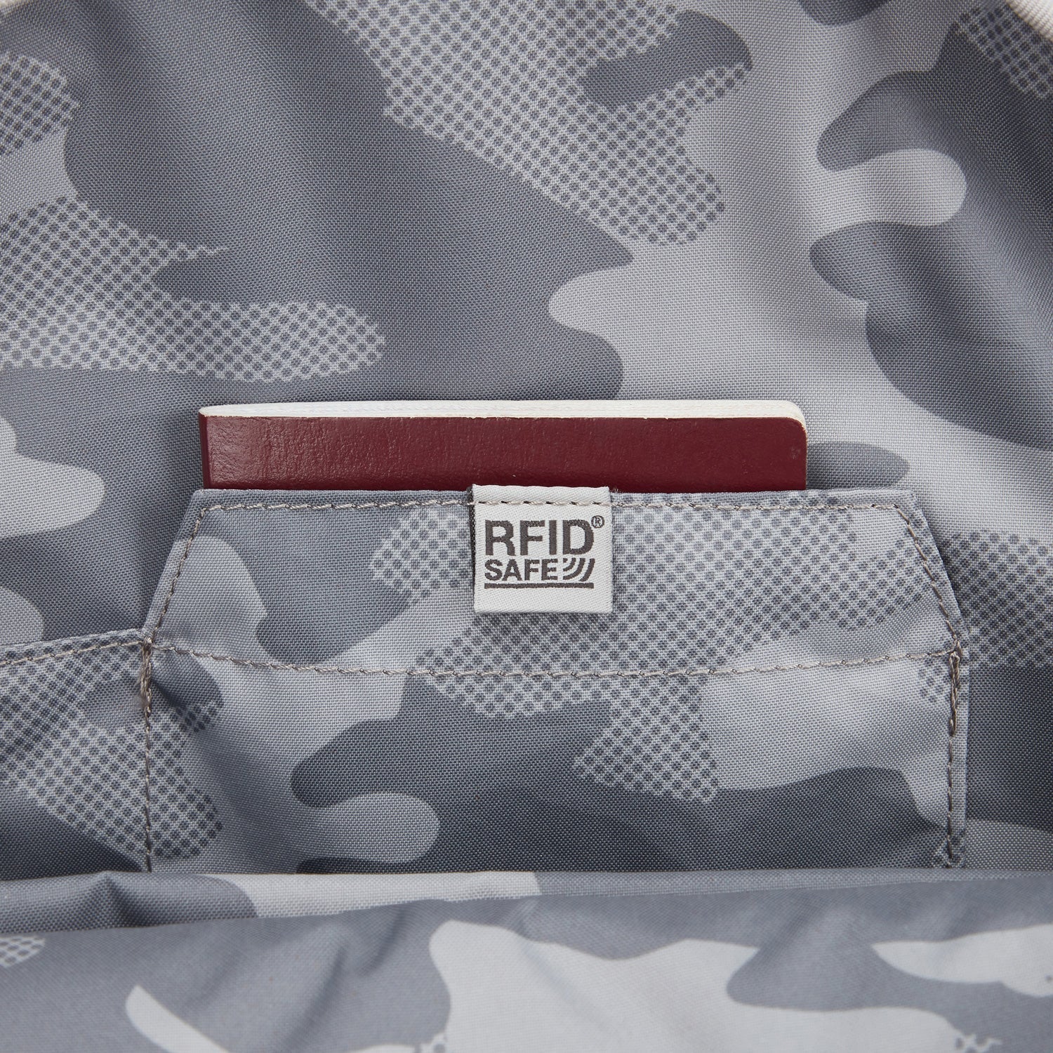 Pacsafe® GO 15L anti-theft backpack、mySite、garagedoors4me