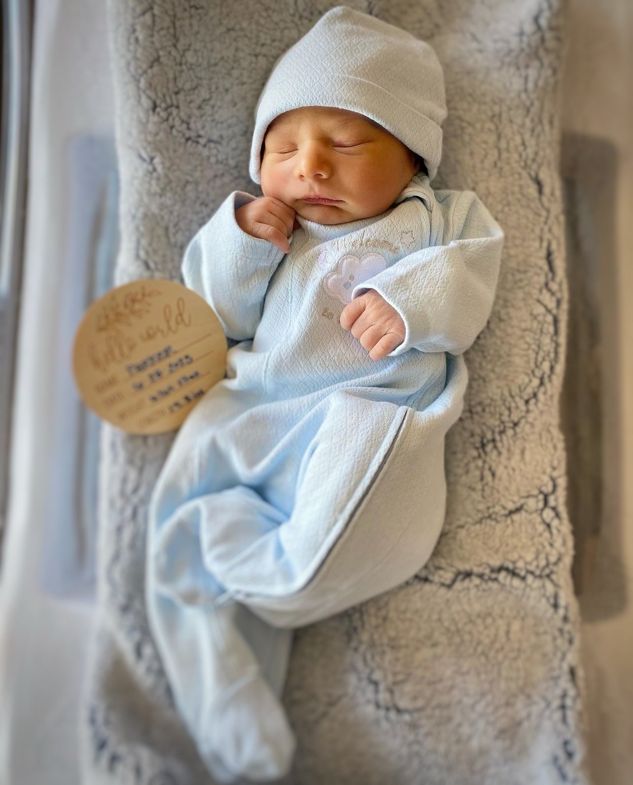  New Blue Welcome to the World Zip Front Footed One-Piece & Hat、mySite、layawaytickets