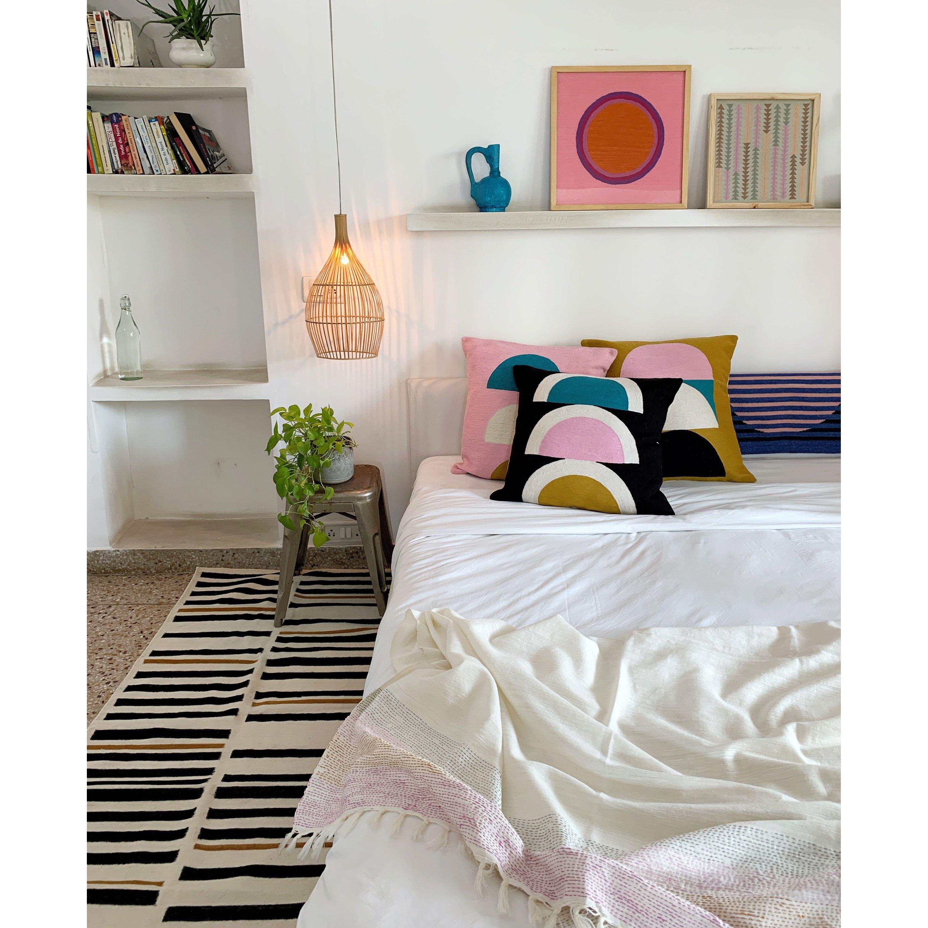 Viola Black Pillow、mySite、gigharbornorthrealestate