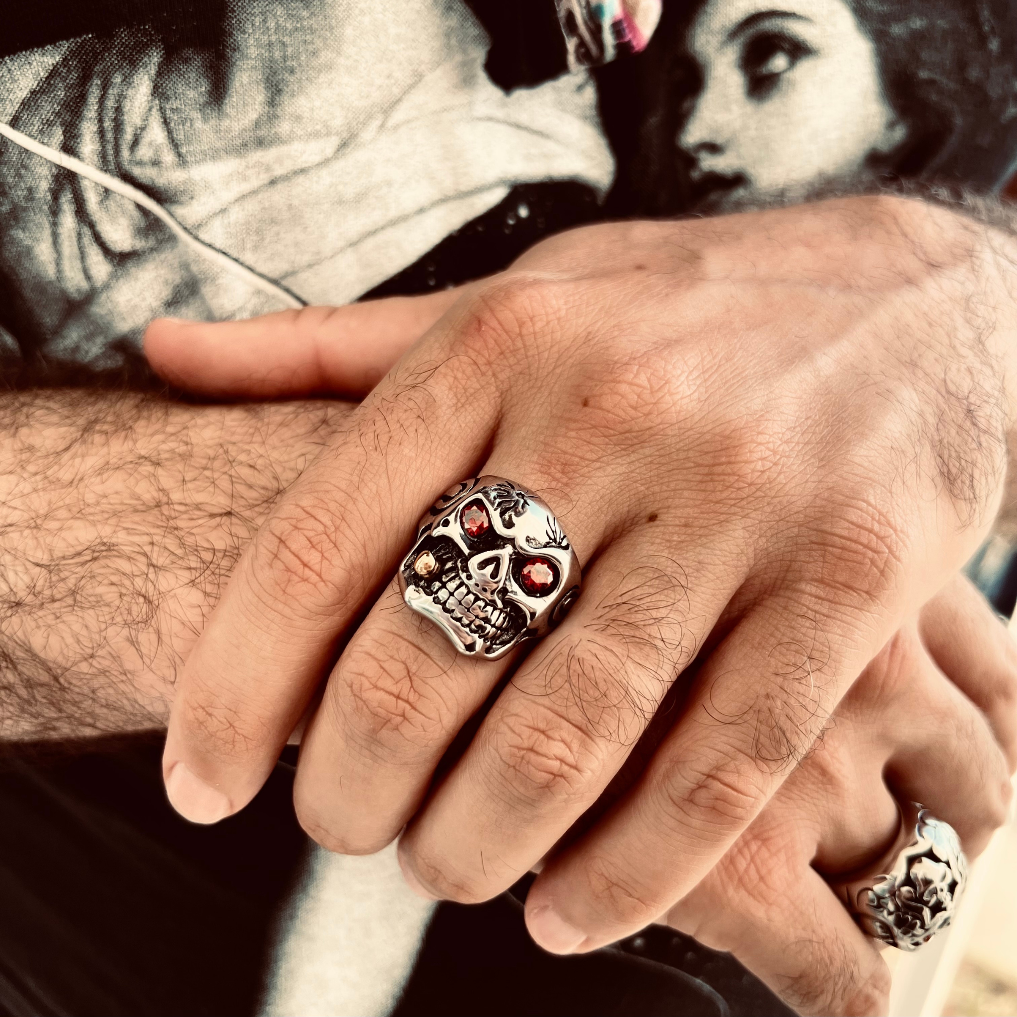 Stainless Steel Bullet Cigar Smoking Red CZ Eyed Skull Ring / SCR3074、mySite、dreamappss