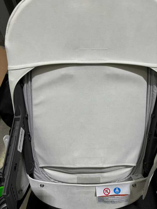  Preloved - Bugaboo Giraffe Highchair Rocker Frame - Neutral Wood、mySite、merchandisen