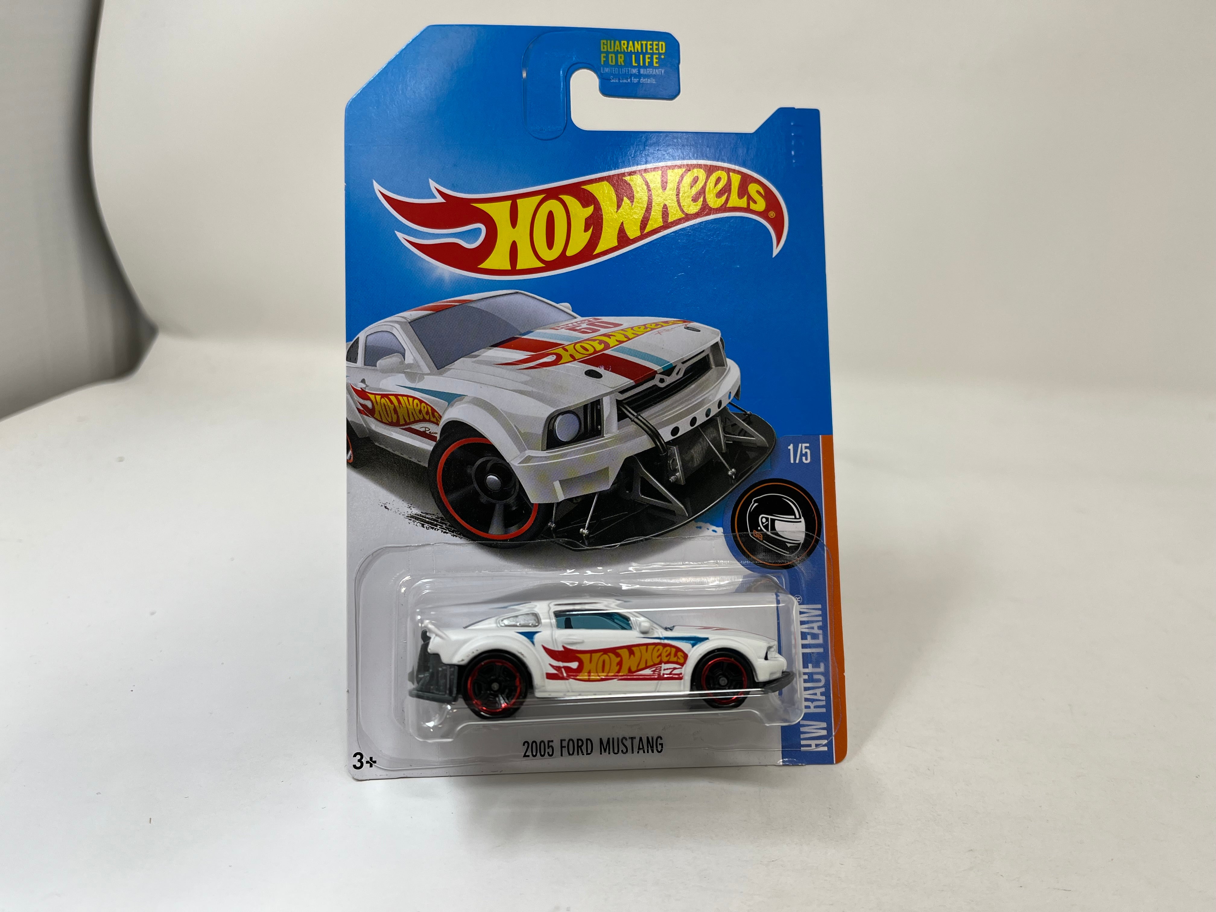2005 Ford Mustang * Kmart Only WHITE * 2017 Hot Wheels USA Card、mySite、hgirdovlk