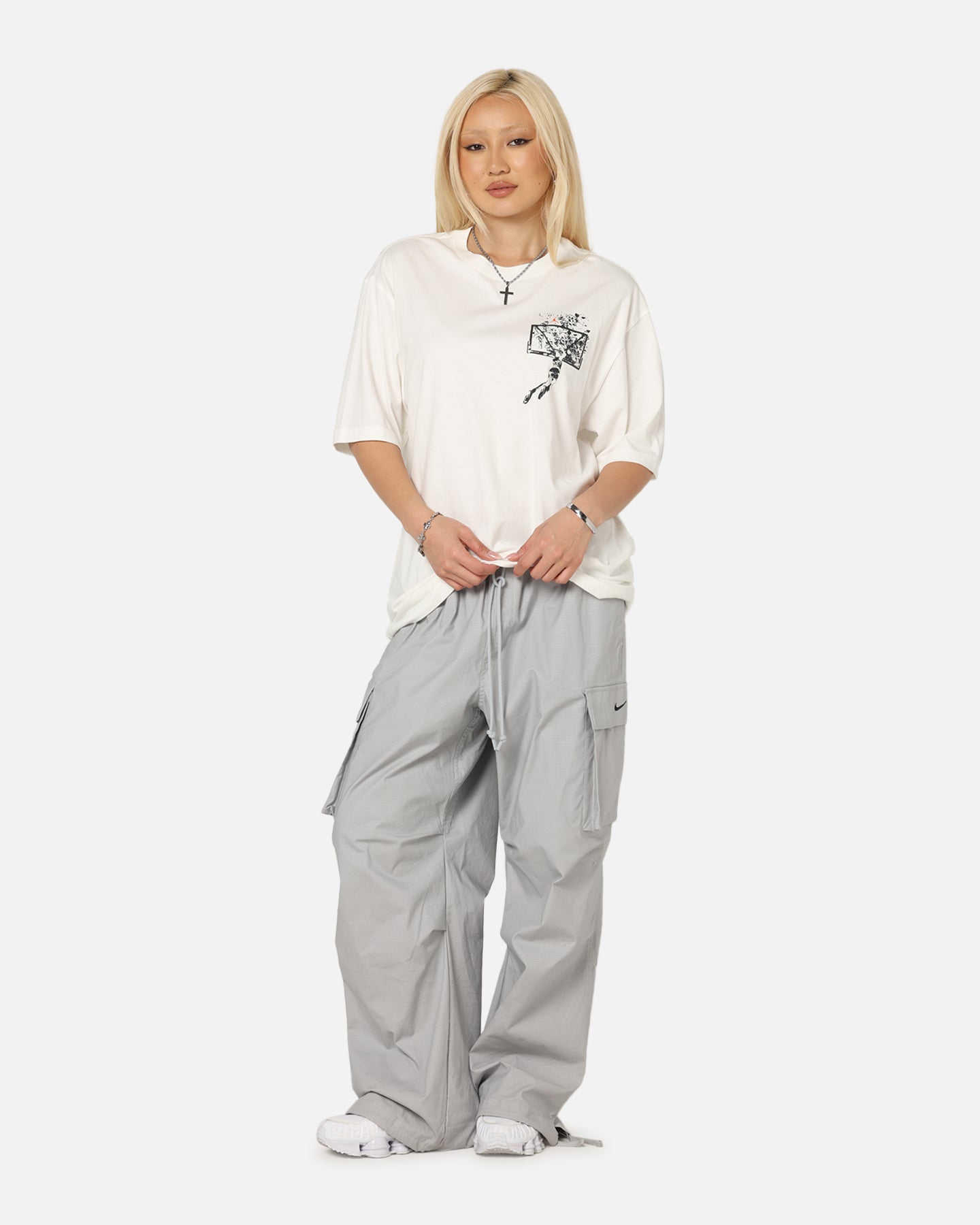 Jordan Brooklyn Shattered Back Board Oversized Graphic T-Shirt Sail、mySite、zt4zffjzw