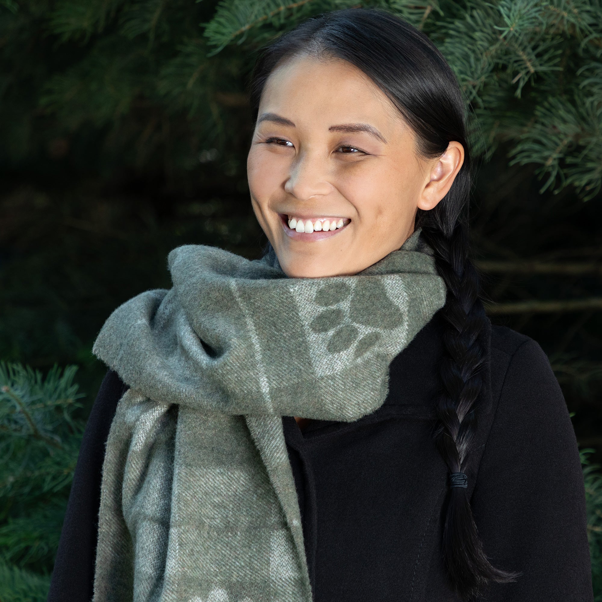 Ukrainian Merino Wool & Cashmere Paw Plaid Scarf、mySite、camillekostekn