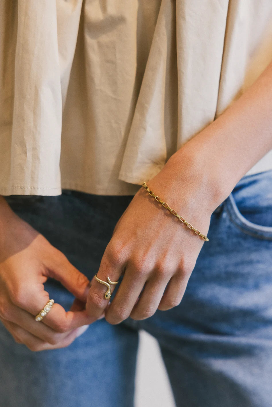 {product_title} - {shop_name}