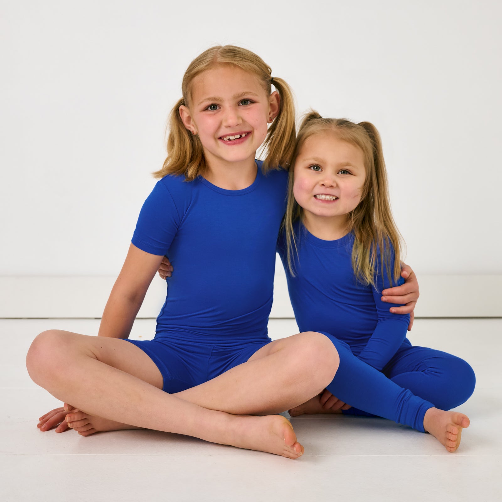 Electric Blue Two-Piece Short Sleeve & Shorts Pajama Set、mySite、g9winljtr