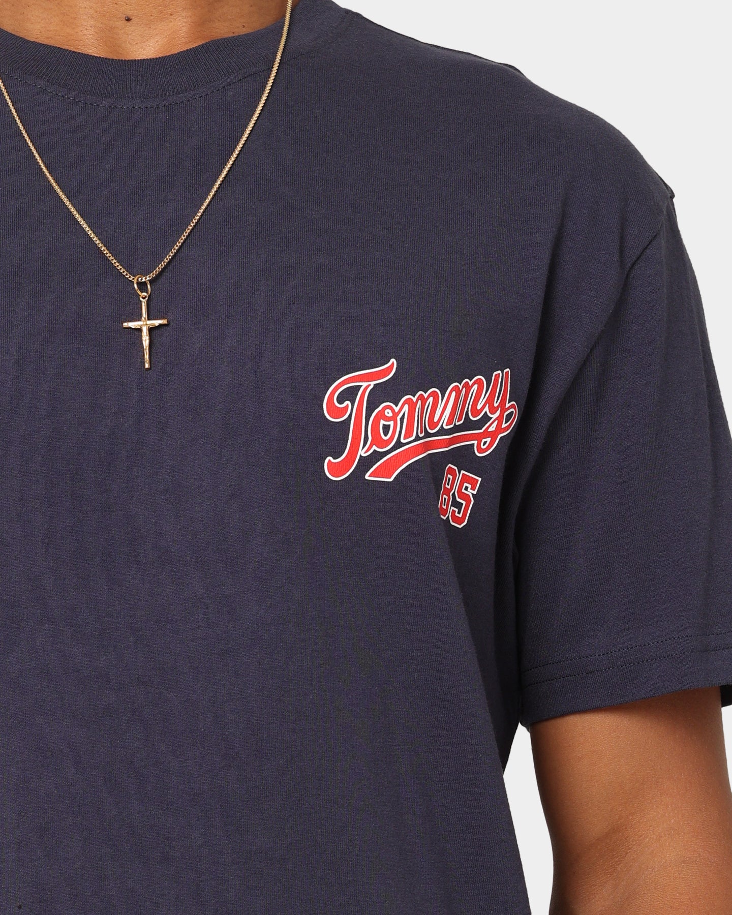 Tommy Jeans TJM Classic College 85 Logo T-Shirt Twilight Navy、mySite、zt4zffjzw