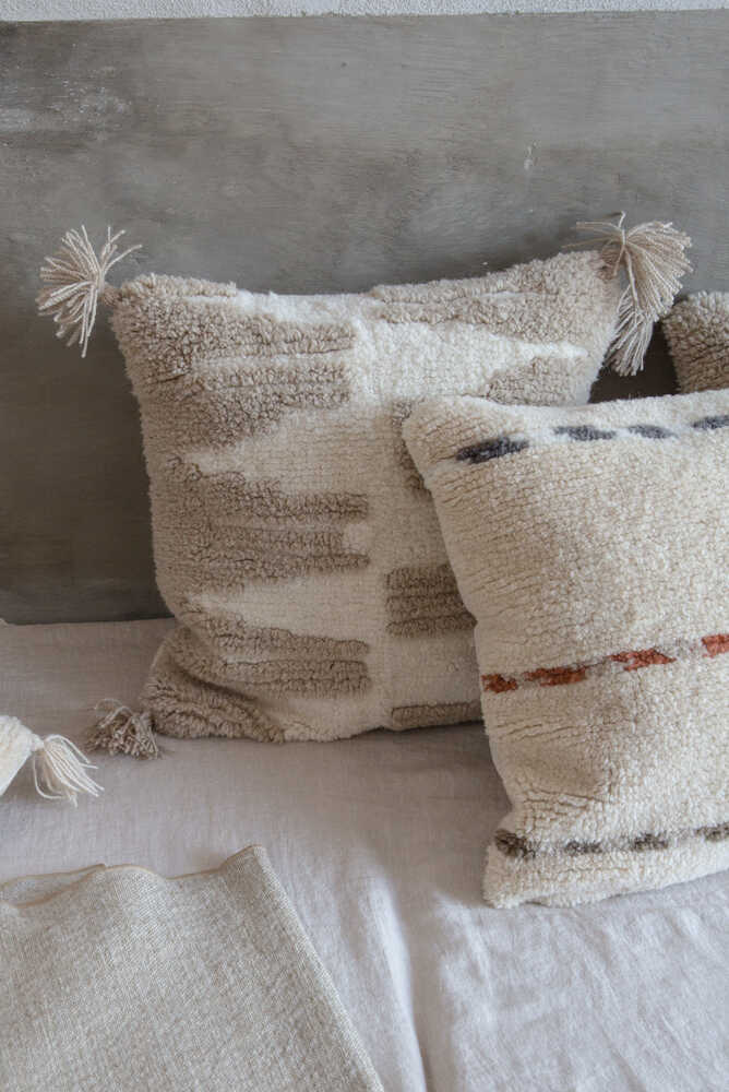 THROW PILLOW ZAGROS SANDSTONE-NATURAL、mySite、gigharbornorthrealestate