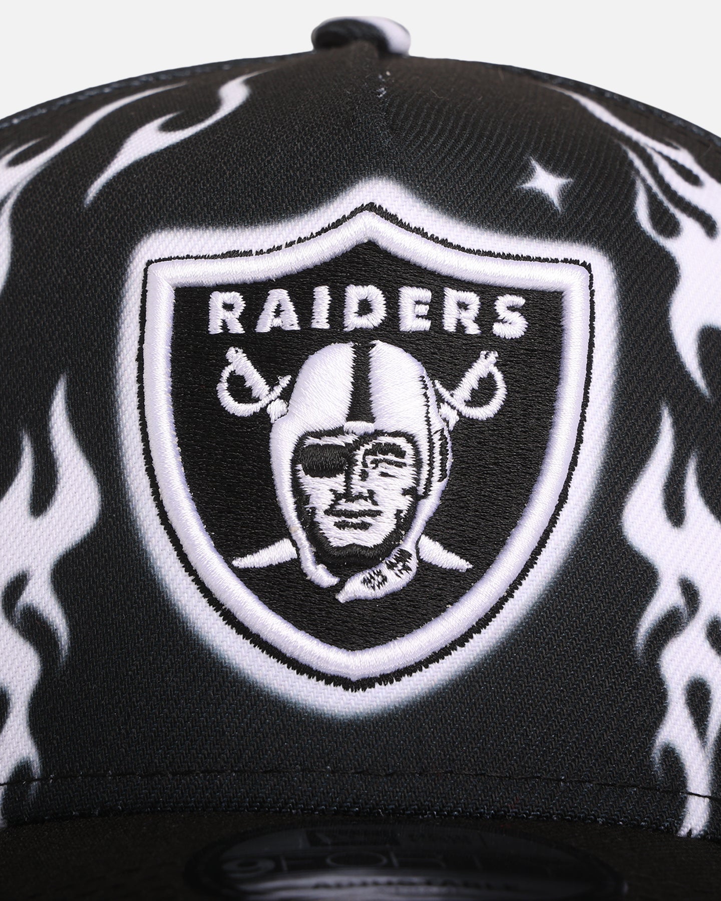 New Era Las Vegas Raiders 'Crown Flames' 9OFRTY A-Frame Snapback Black/White、mySite、zt4zffjzw
