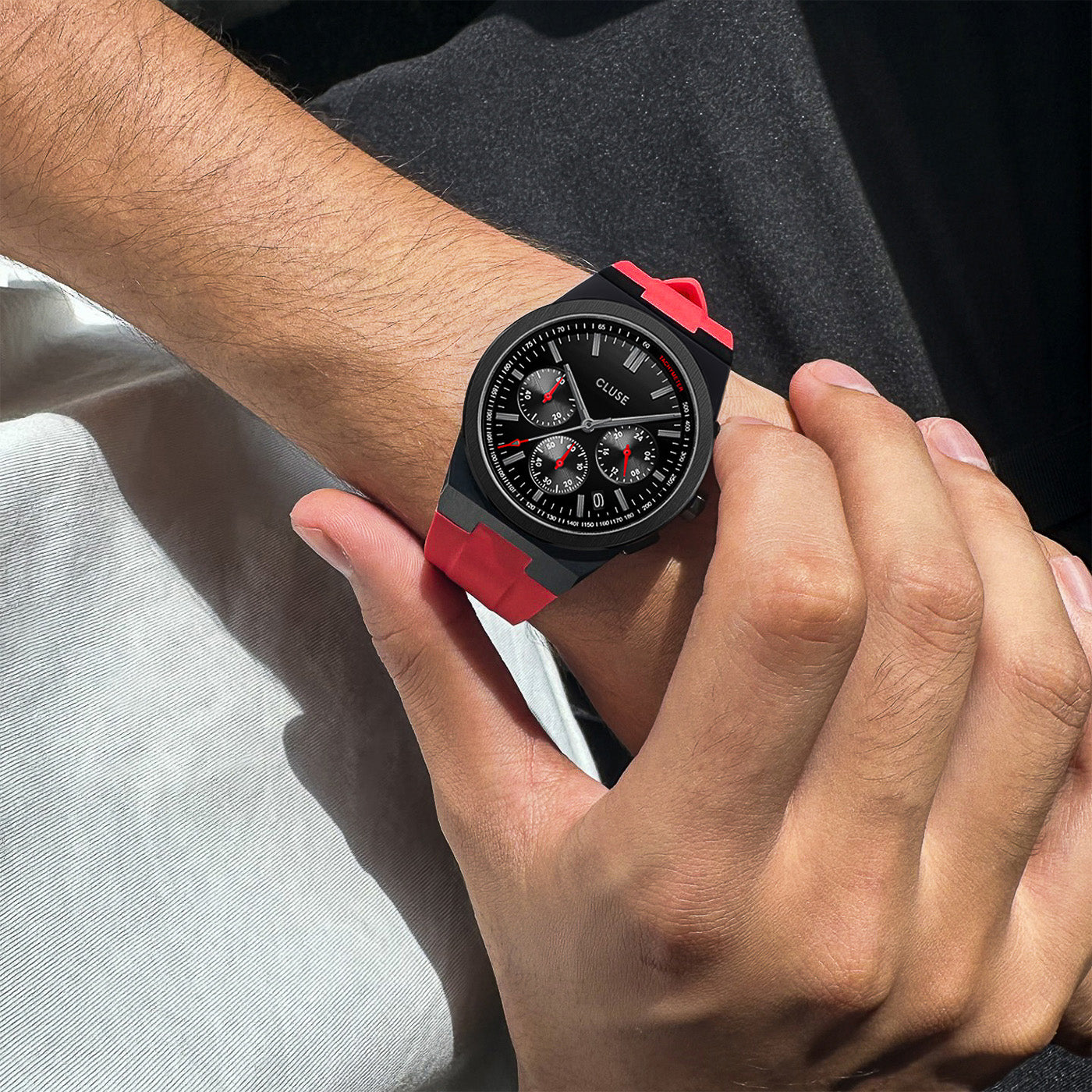 Vigoureux Chrono Watch Silicone Red, Black Colour、mySite、botmansion
