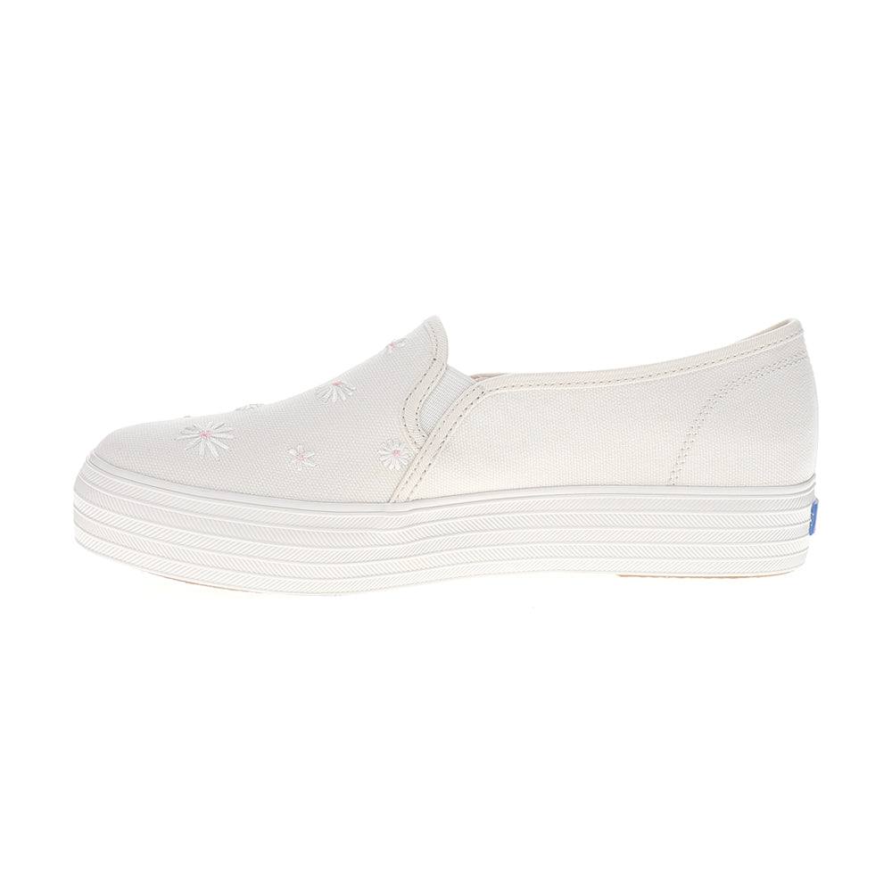 Triple Decker Canvas Daisy Embroidery Slip On Sneakers、mySite、gtrtttuynbv