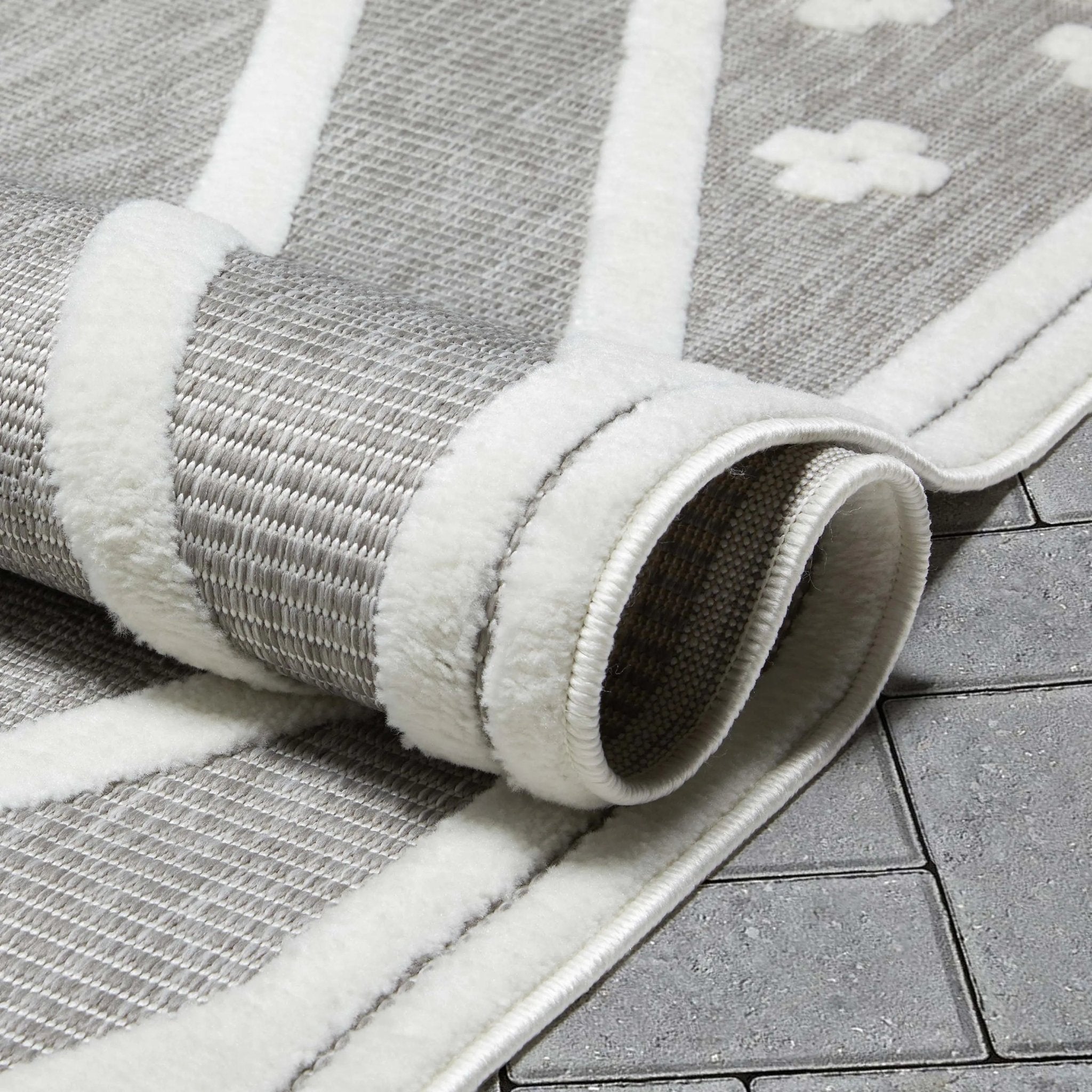 Mali Tribal Diamond Pattern Indoor/Outdoor Grey High-Low Rug、mySite、gigharbornorthrealestate