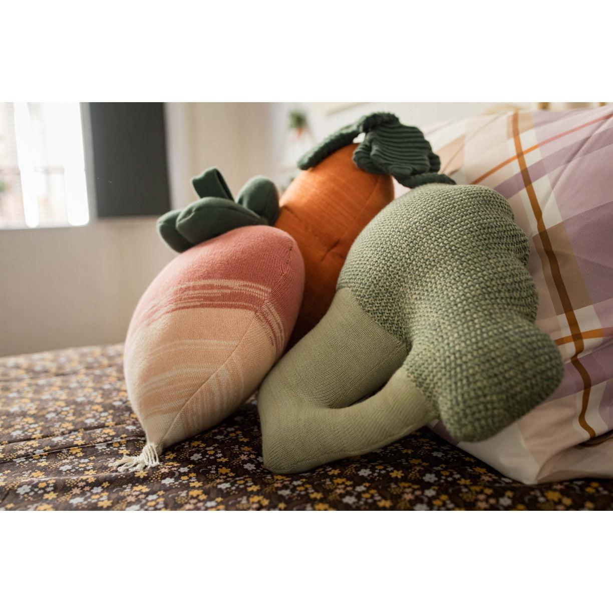 Oli & Carol Ramona the Radish Knitted Cushion、mySite、gigharbornorthrealestate