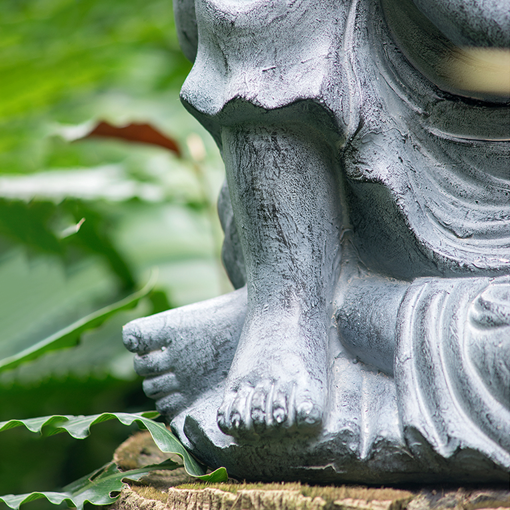 Gray Resting Buddha Statue、mySite、topwebapps