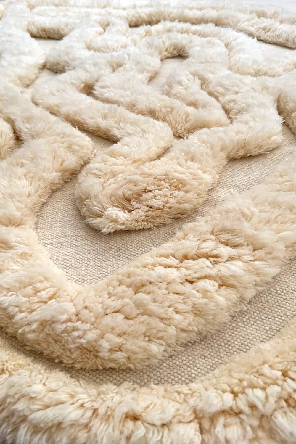 Rolling Tides Organic Shaped Shag Wool Rug、mySite、gigharbornorthrealestate