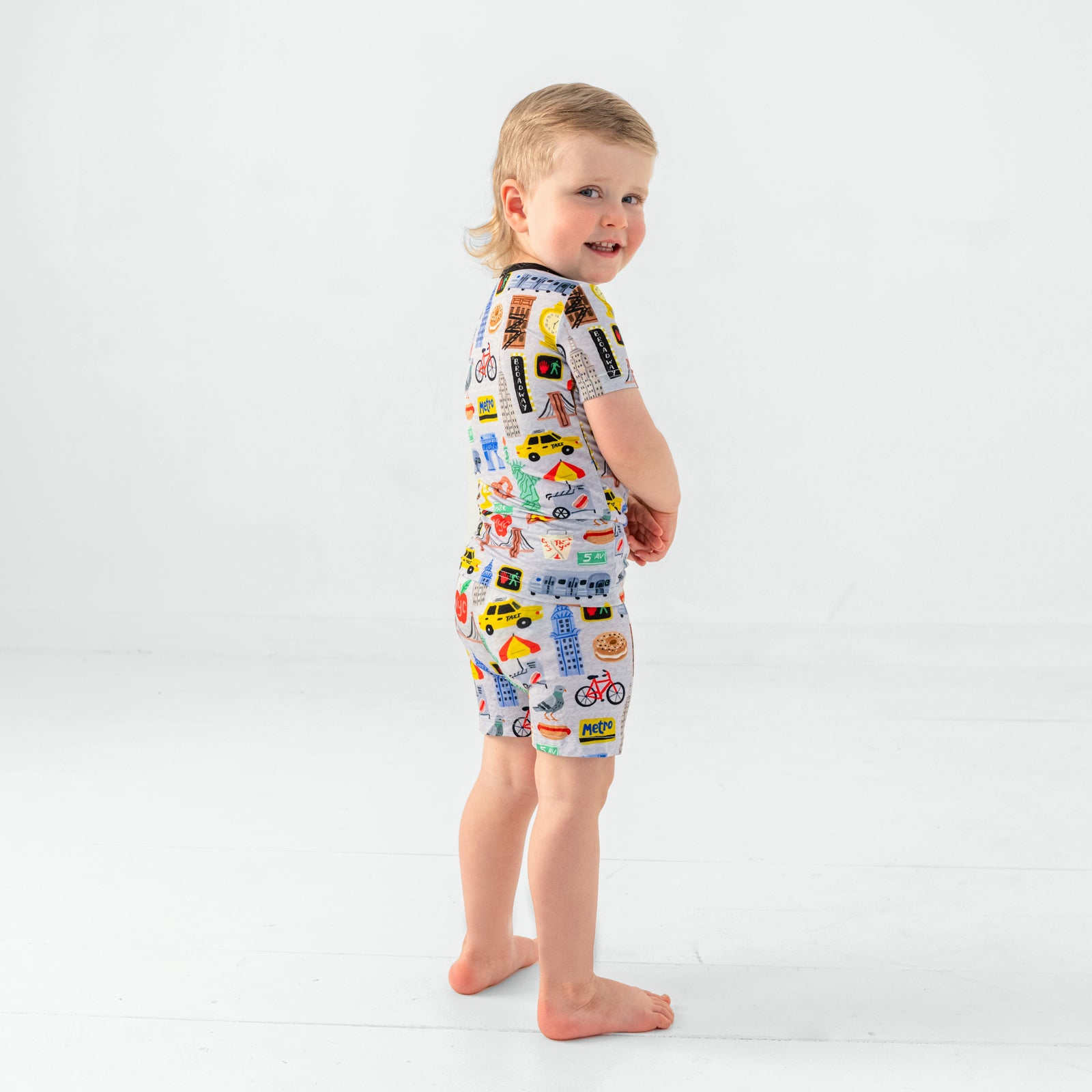 The Big Apple Two-Piece Short Sleeve & Shorts Pajama Set、mySite、g9winljtr