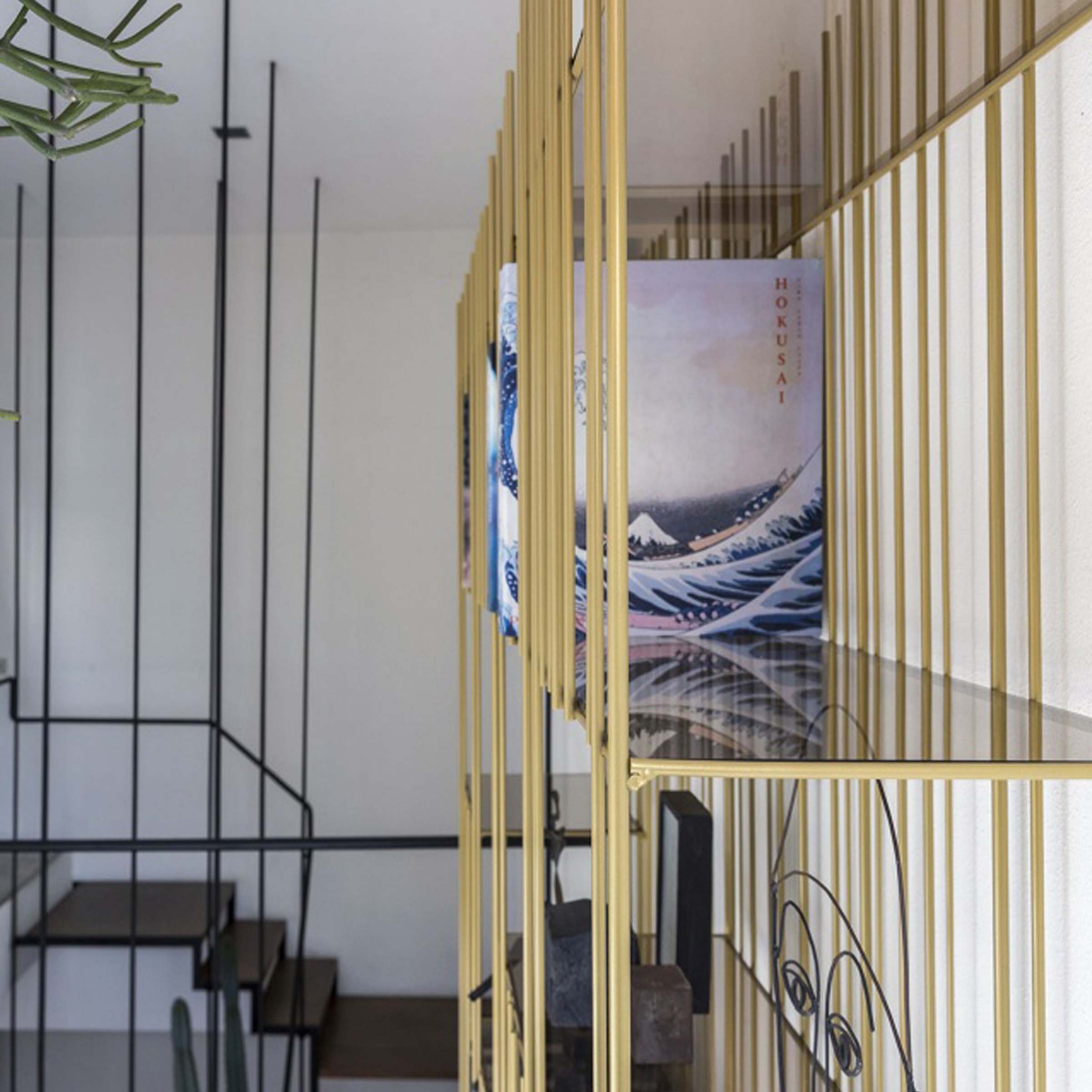 Metal Bookshelf METRICA by Ctrlzak for Mogg、mySite、neckold