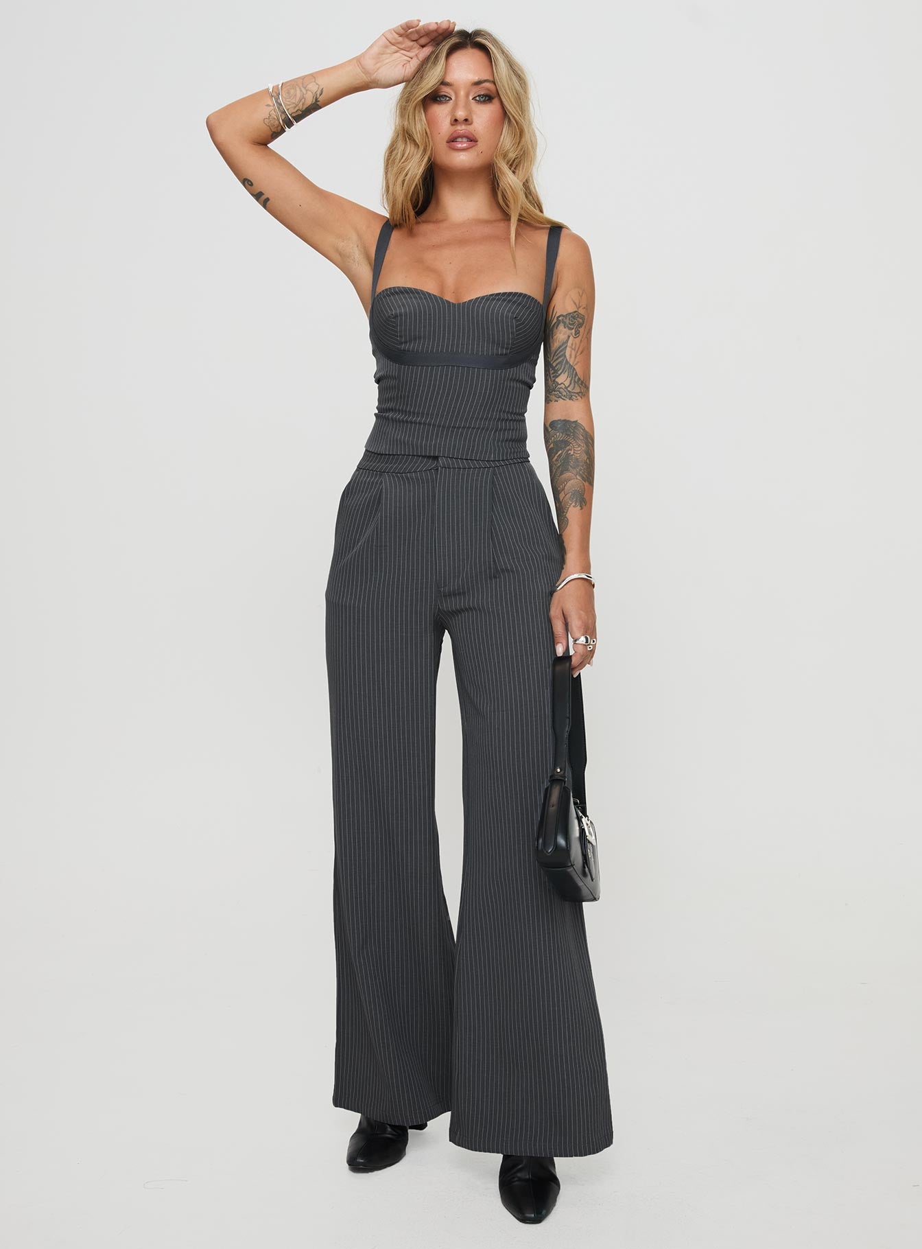 Briana Set Charcoal Pinstripe、mySite、solidvoid