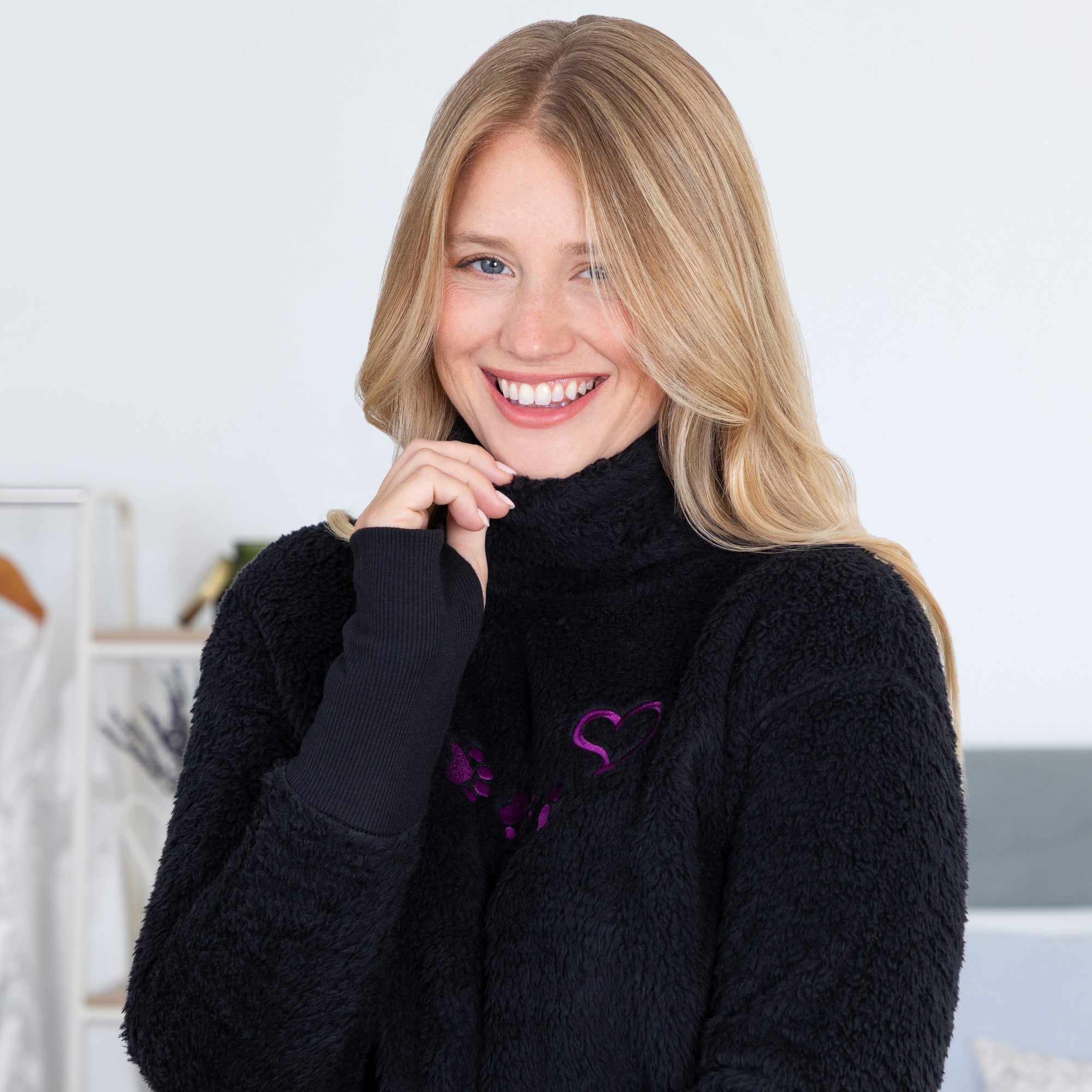 Paw Print Mock Neck Plush Sherpa Fleece Pullover with Thumb Holes、mySite、camillekostekn