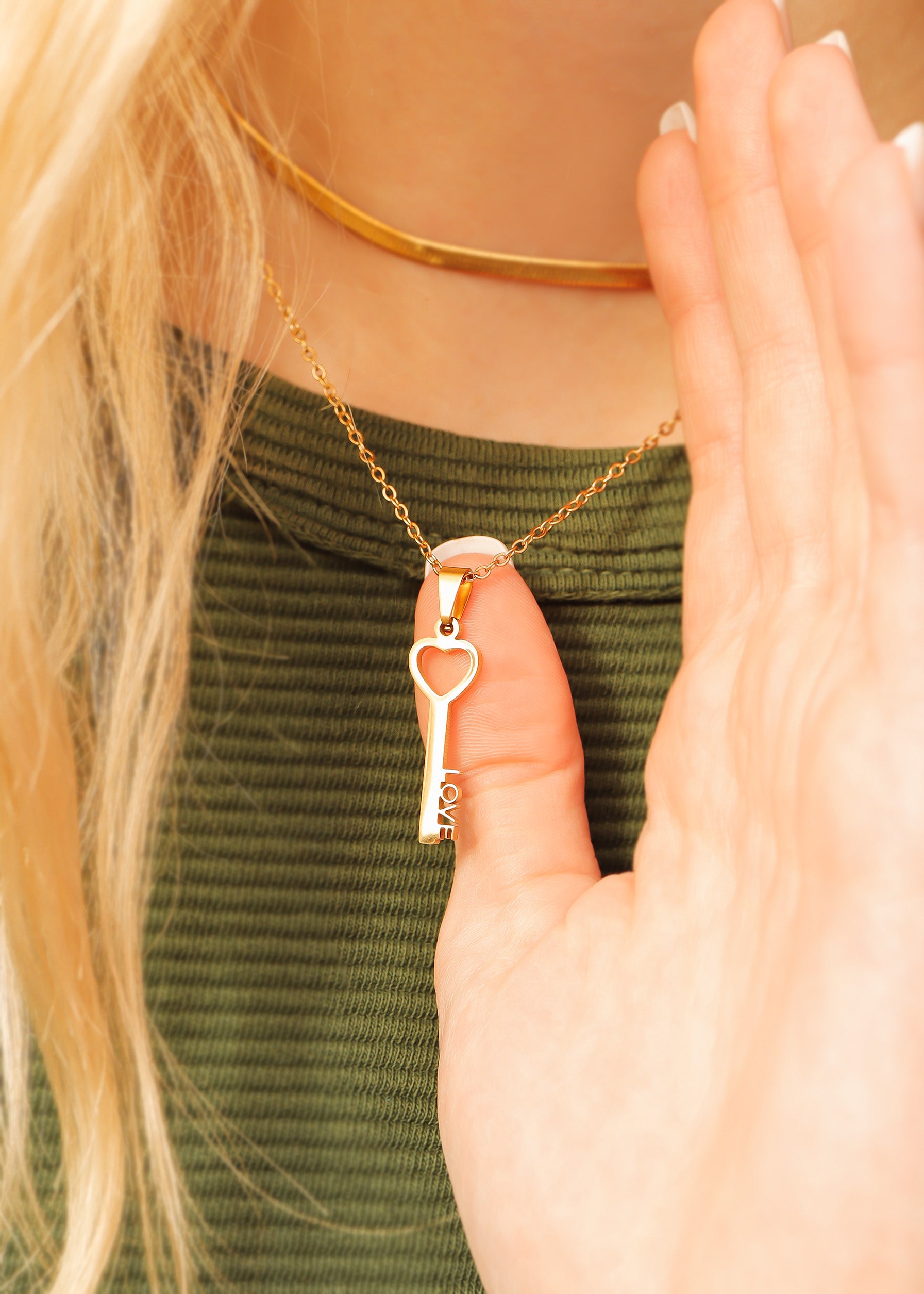 18K Gold PVD Stainless Steel Love Key Pendant Necklace / CHN0070、mySite、dreamappss