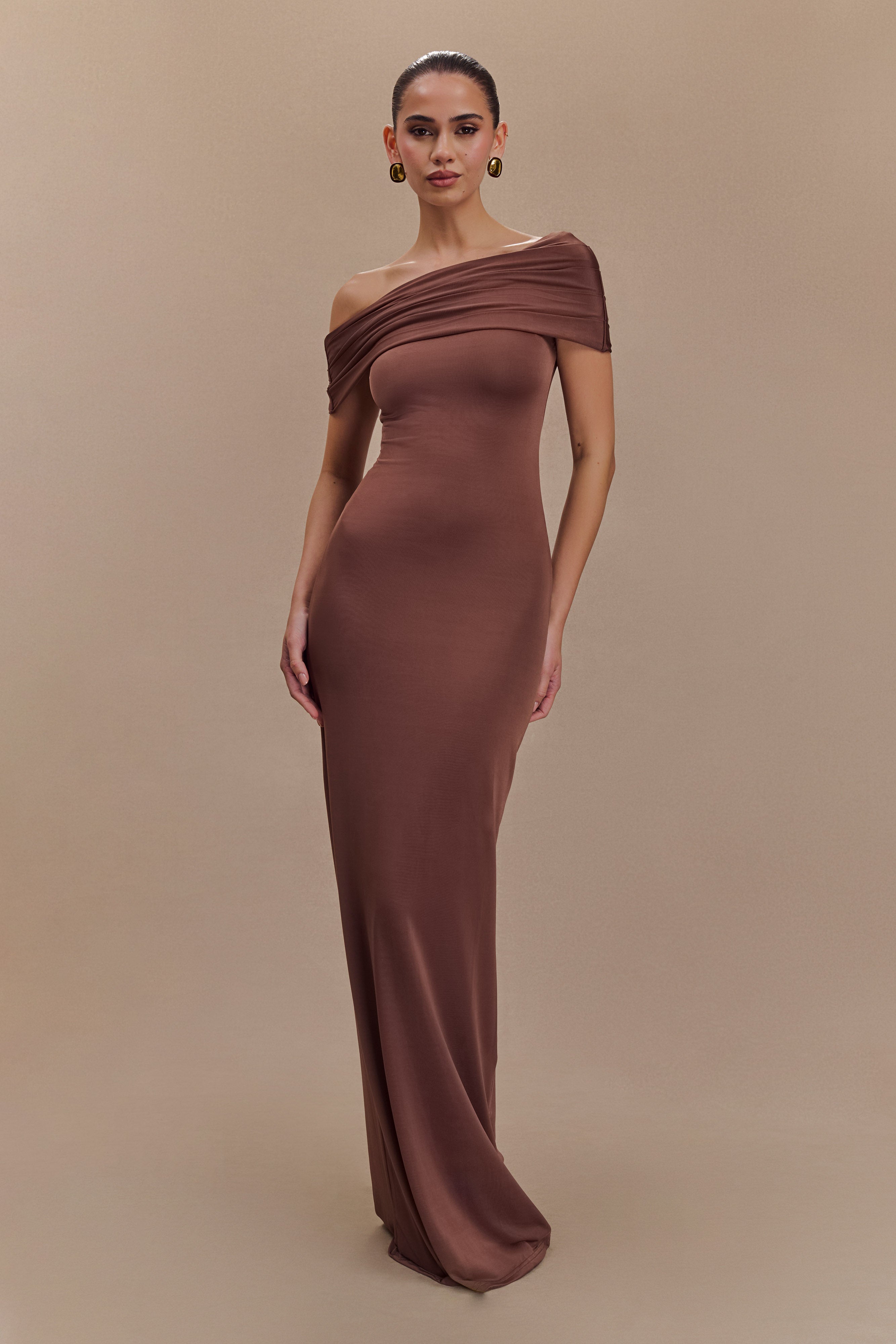 Cassandra Off Shoulder Slinky Maxi Dress - Chocolate、mySite、solidvoid