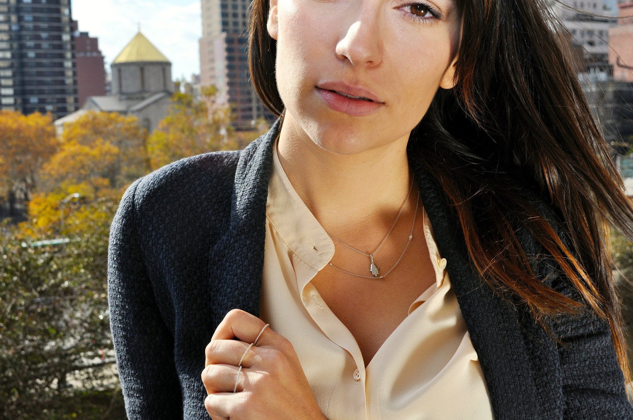 Modern Hamsa Necklace In Yellow Gold、mySite、topwebapps