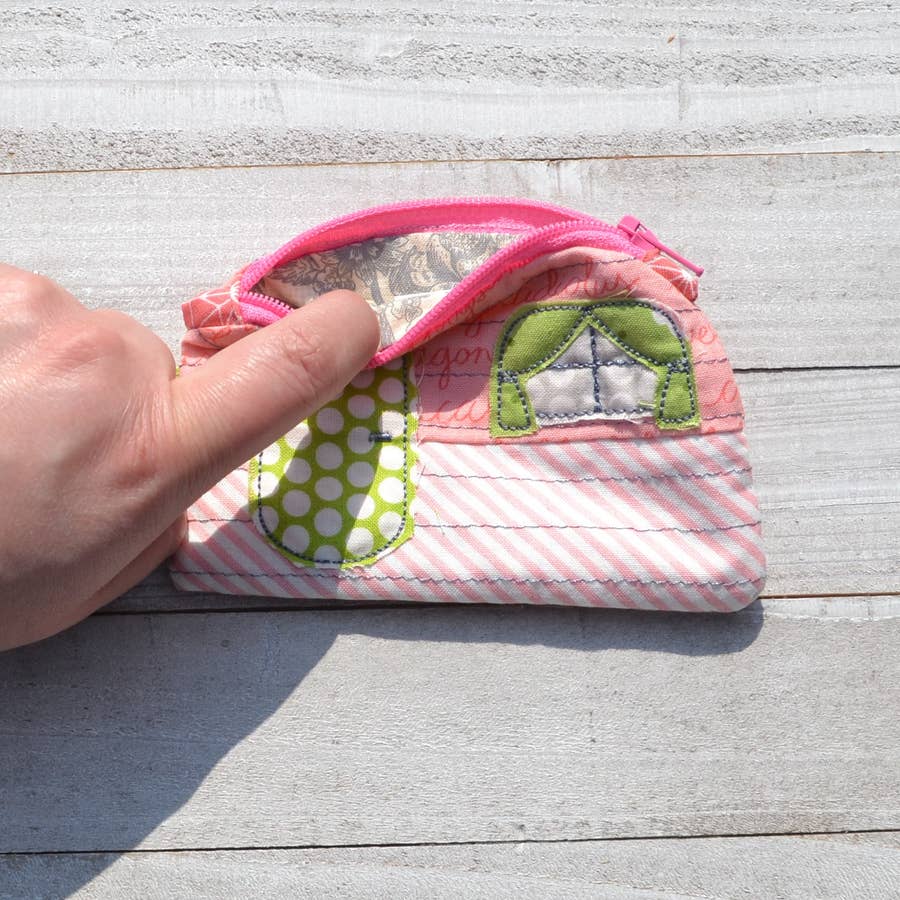 Camper Coin Purse - Handmade Repurposed Fabric - One of Kind、mySite、g9winljtr