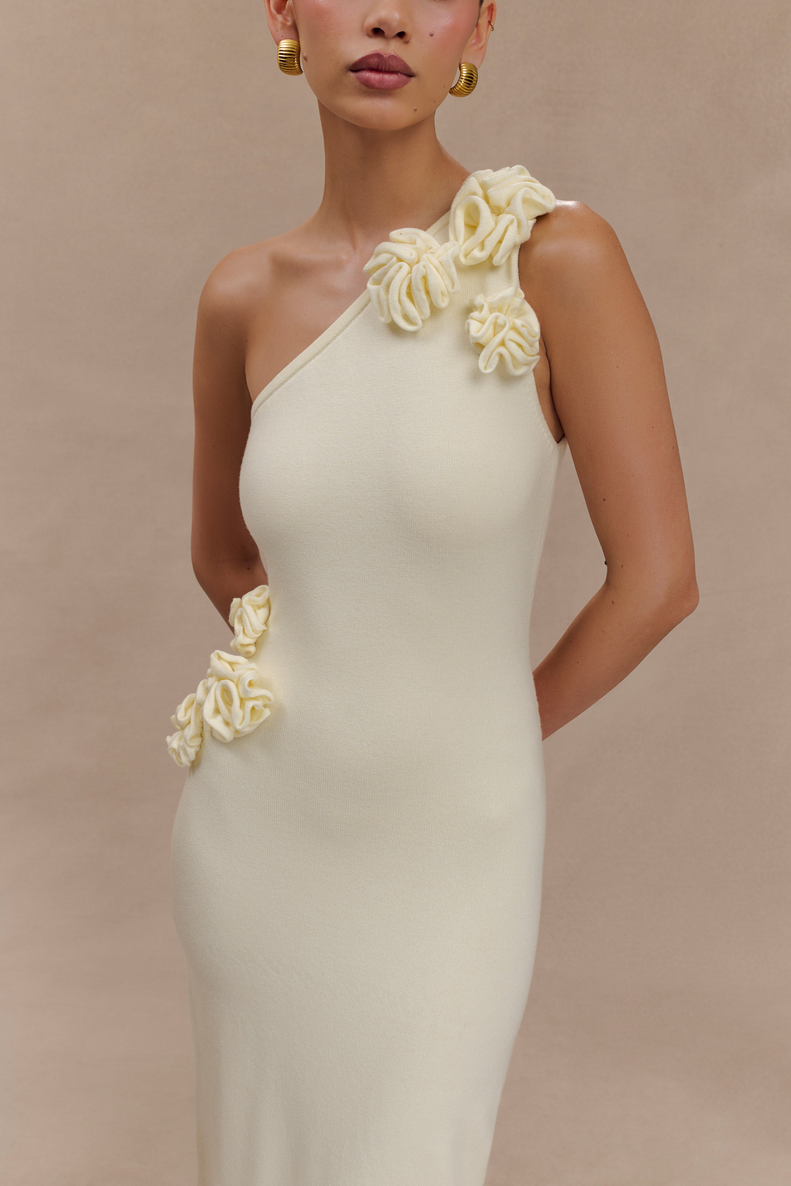 Paloma One Shoulder Knit Maxi Dress With Flowers - Ivory、mySite、solidvoid