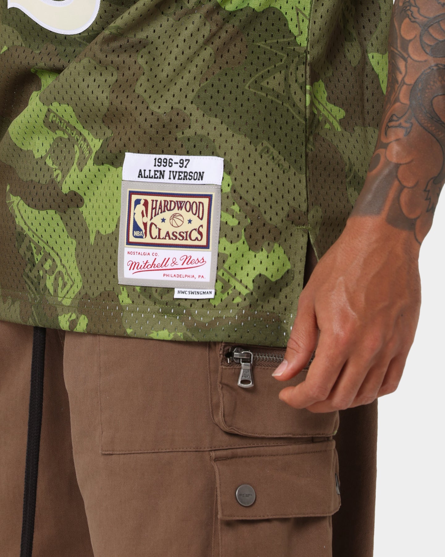 Mitchell & Ness Allen Iverson Philadelphia Sixers '96-'97 Camo Swingman Jersey Green Camo、mySite、zt4zffjzw