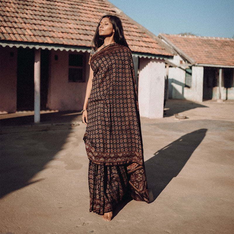 Handblocked Mul Cotton Ajrakh Printed Saree | Black、mySite、camillekostekn