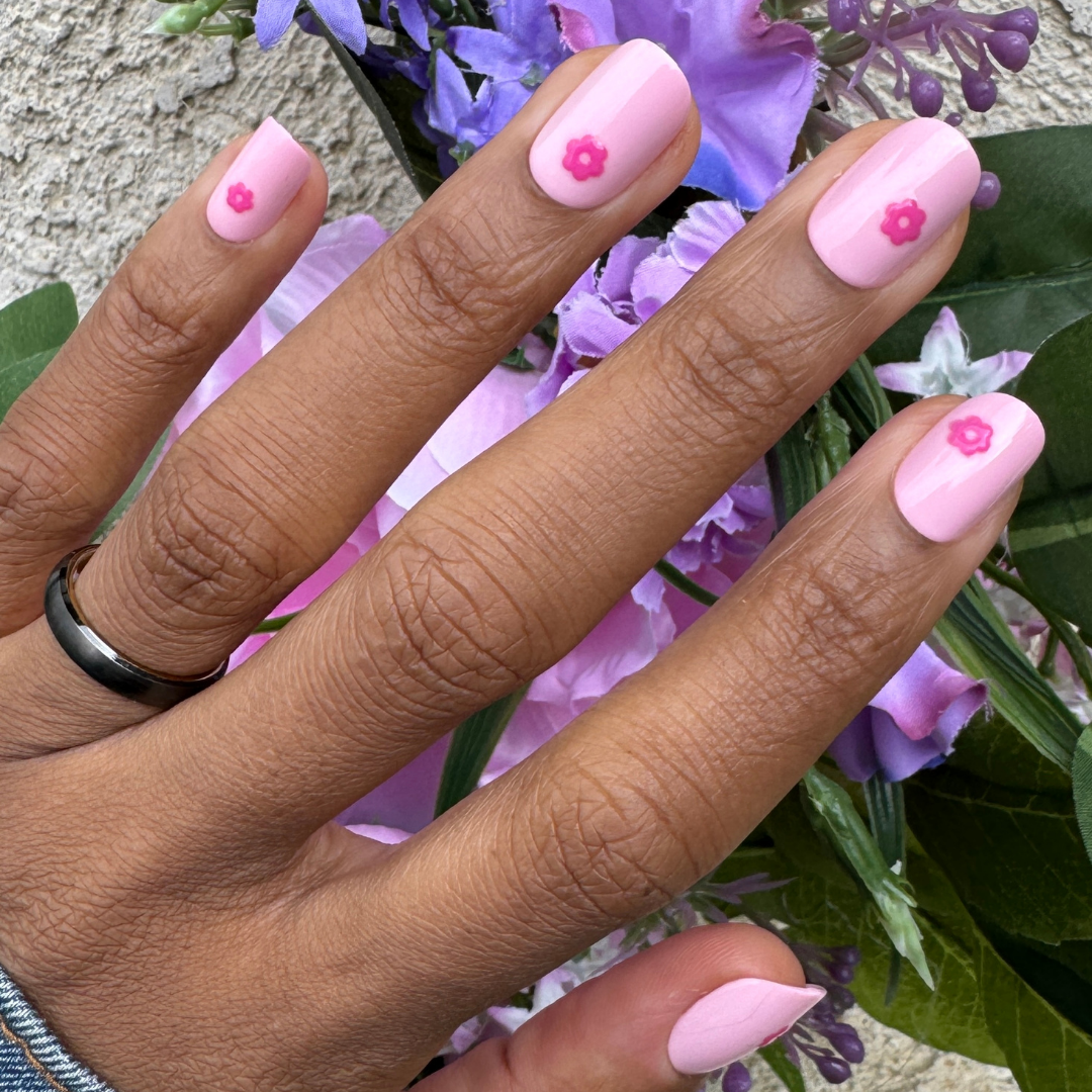 Puffy Daisy - Press-On | Short | Squoval、mySite、solidvoid