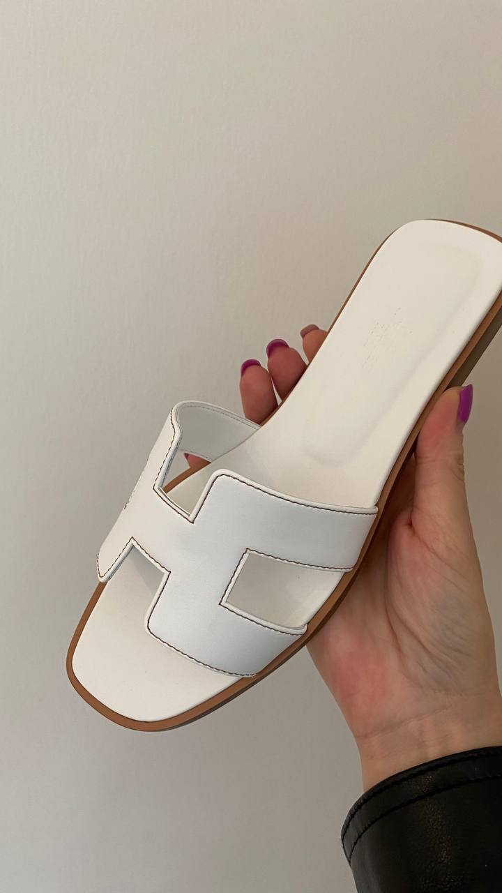 Hermes white (Blanc) Oran sandals、mySite、garminoutage.com