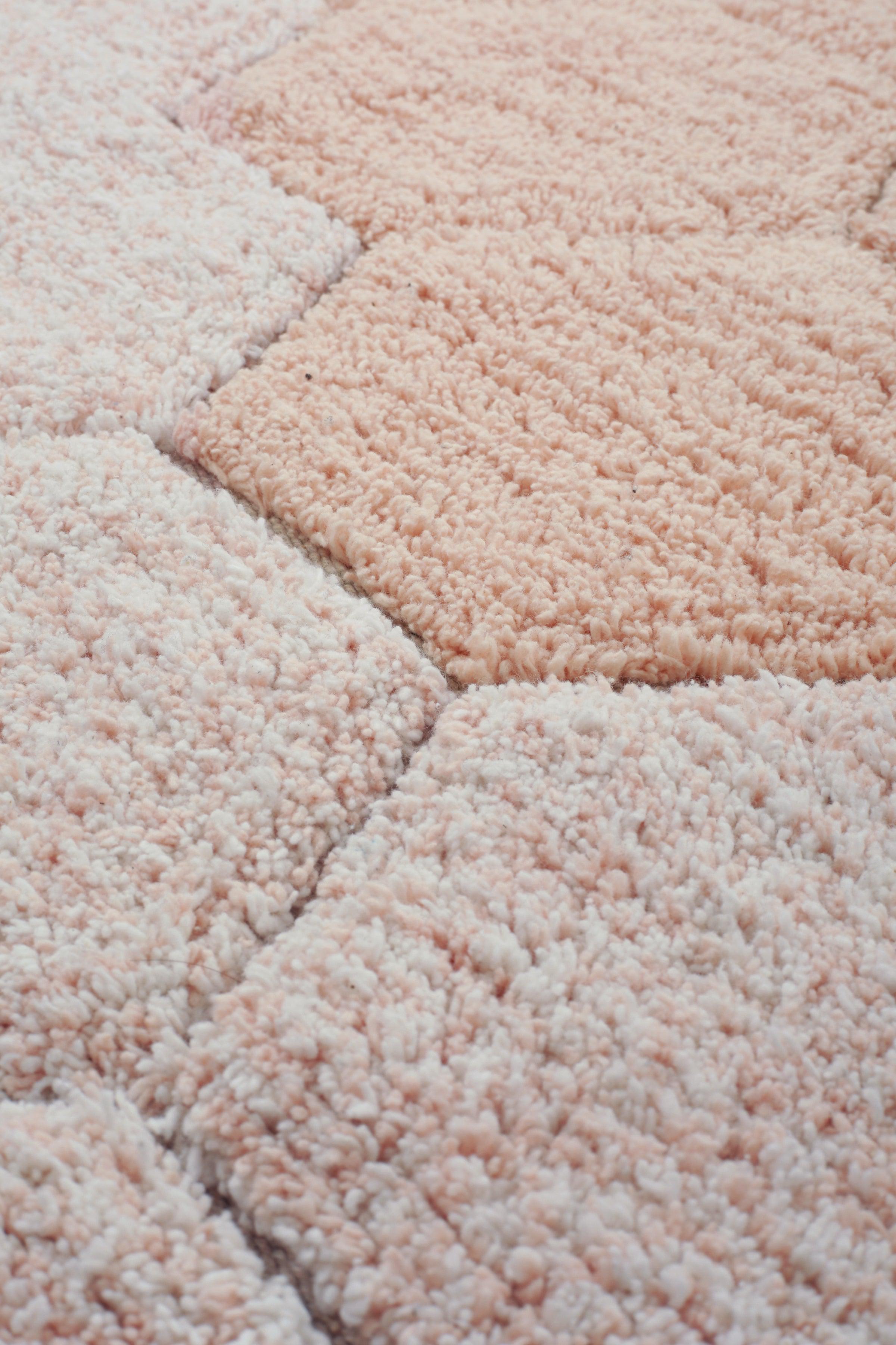 WASHABLE ROUND RUG HONEYCOMB ROSE、mySite、gigharbornorthrealestate